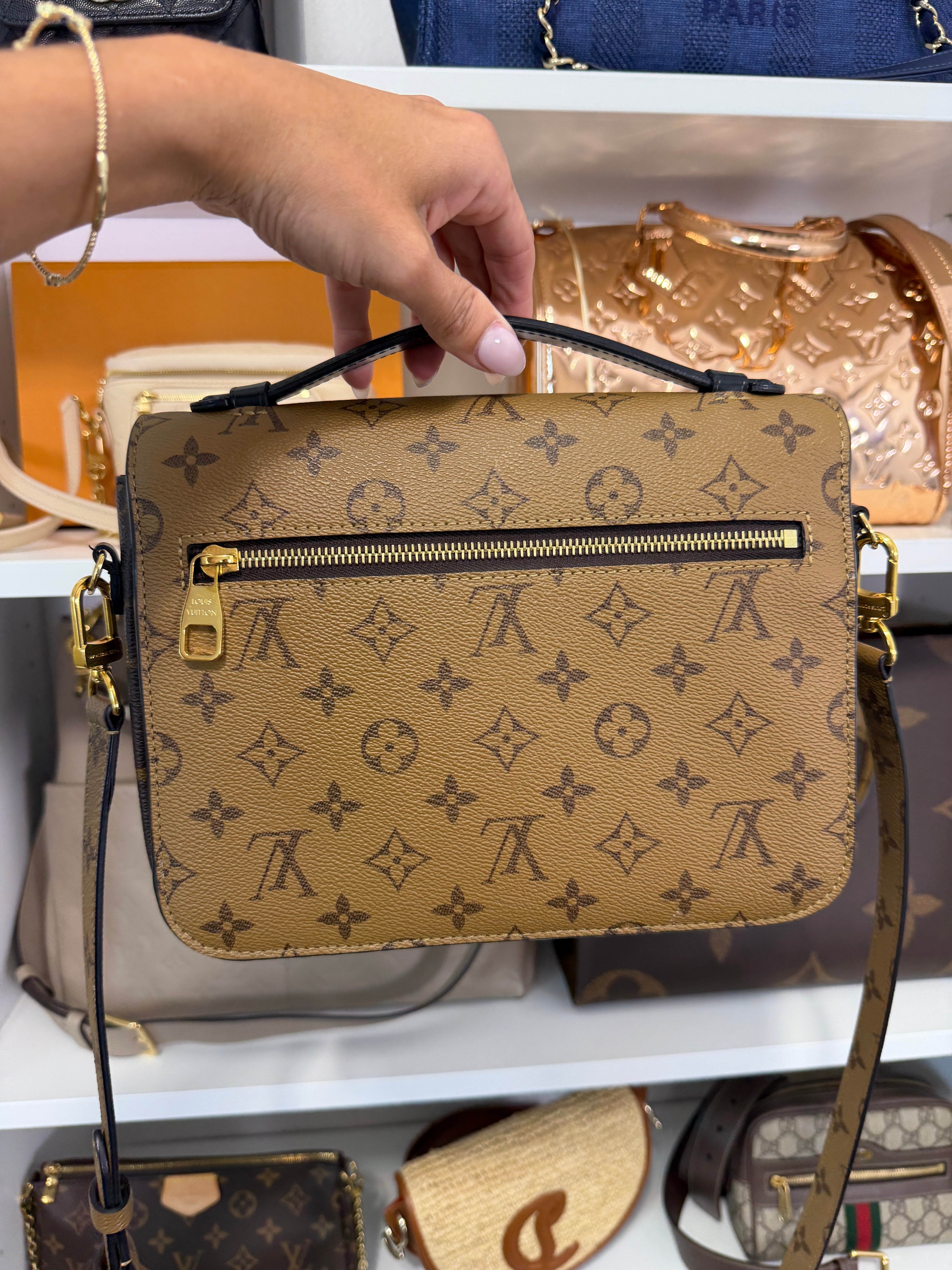 Louis Vuitton Pochette Métis Reverse Monogram