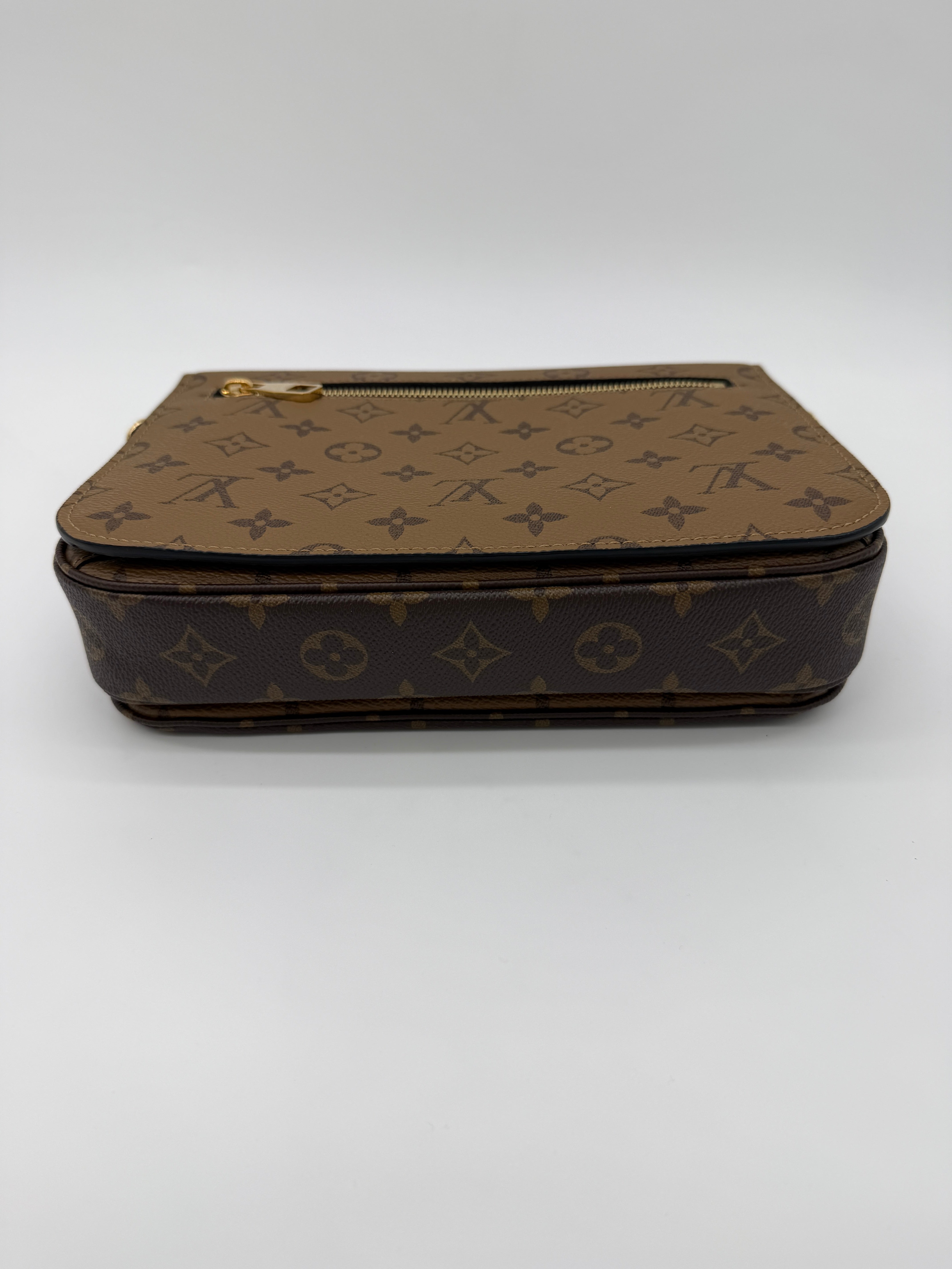 Louis Vuitton Pochette Métis Reverse Monogram