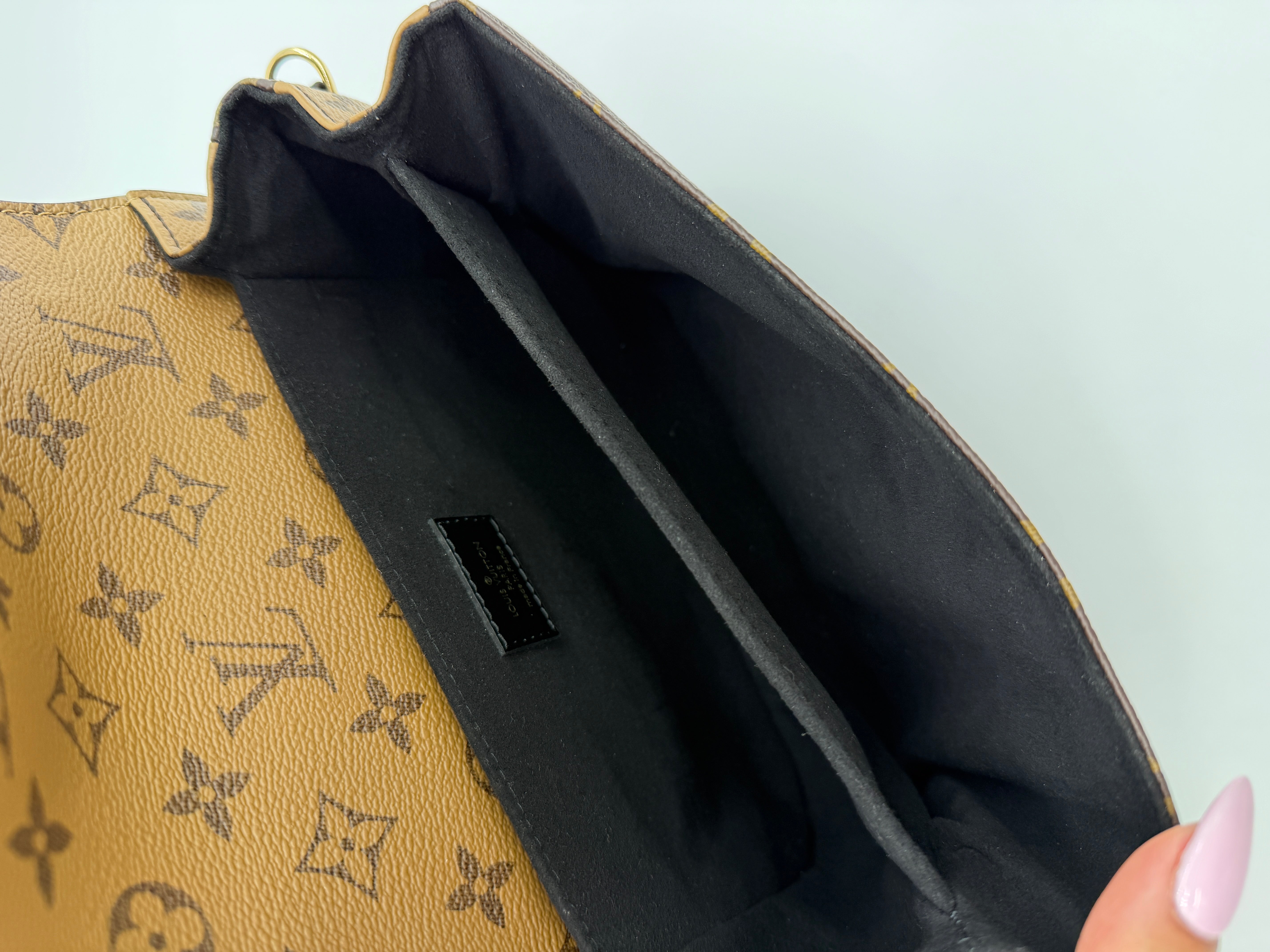 Louis Vuitton Pochette Métis Reverse Monogram
