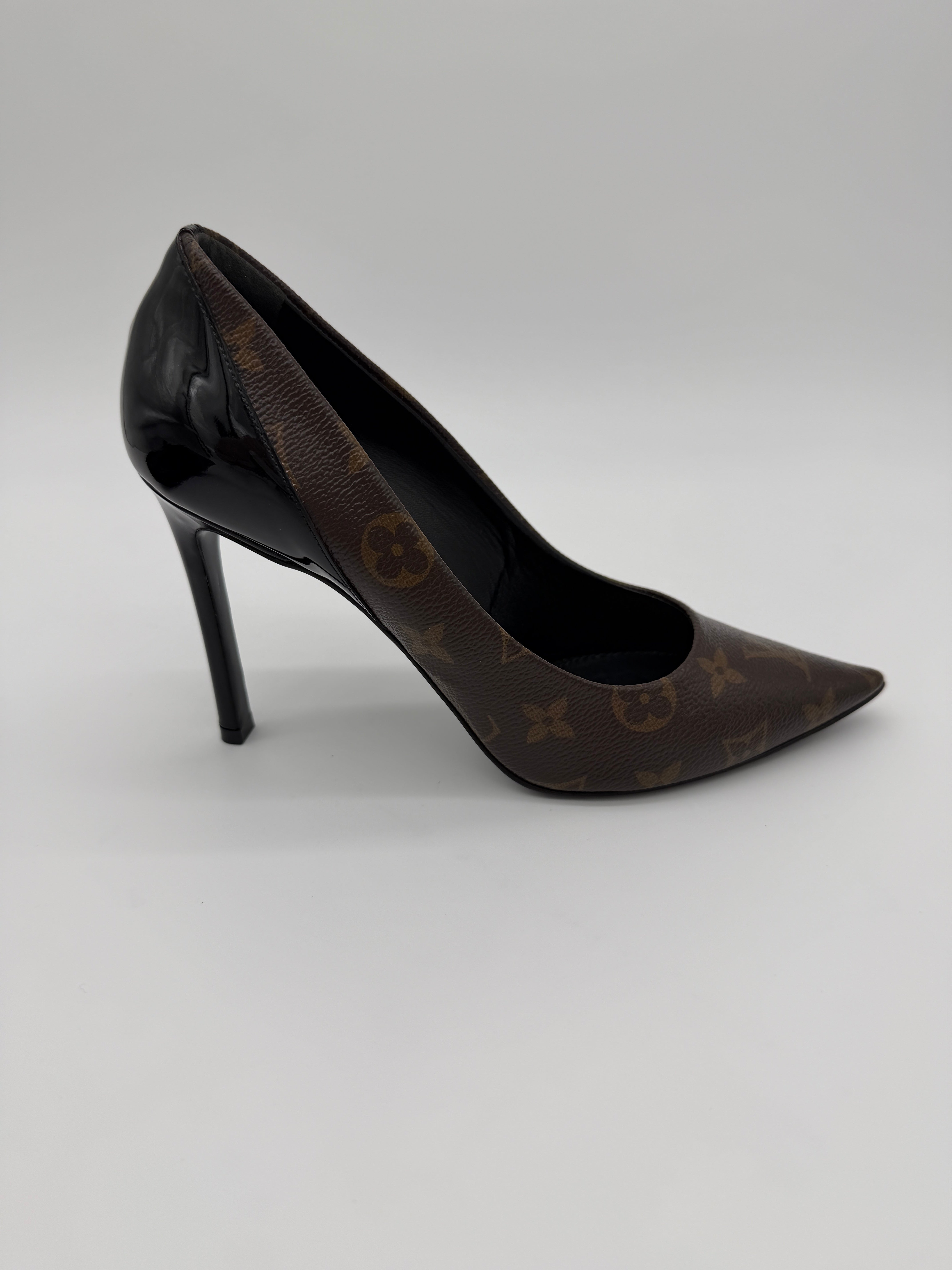 Louis Vuitton Monogram Cherie Pumps Size 38.5