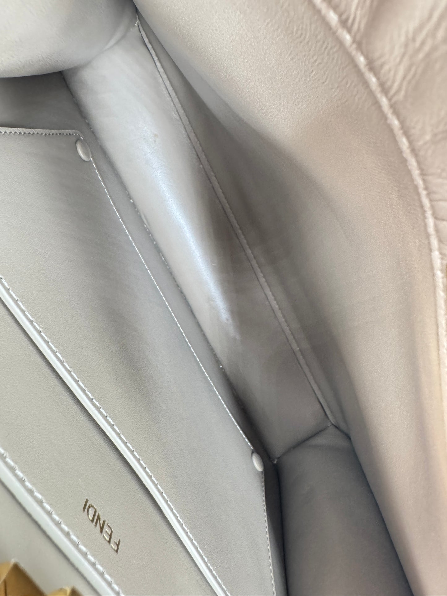Fendi Peekaboo ISeeU Medium