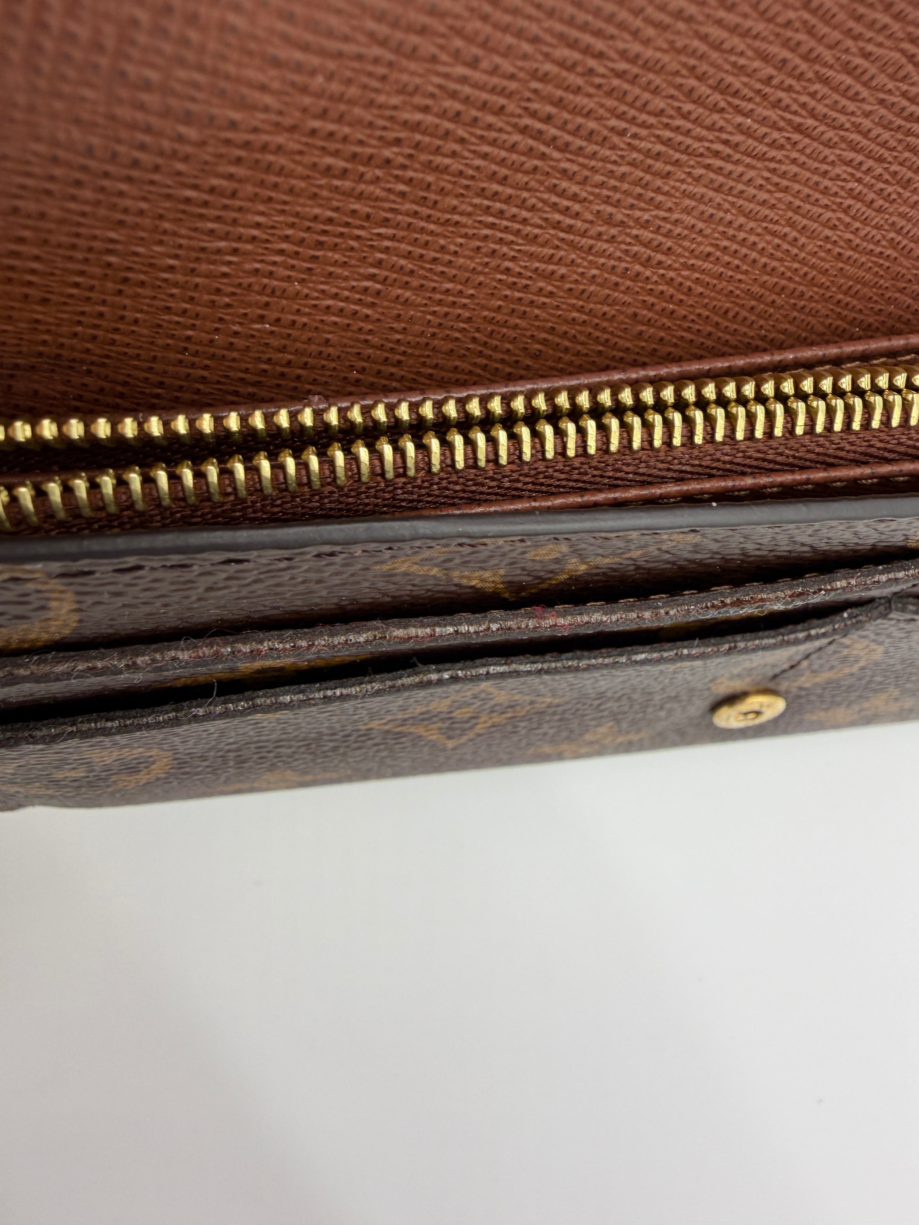 Louis Vuitton Monogram Sarah Wallet