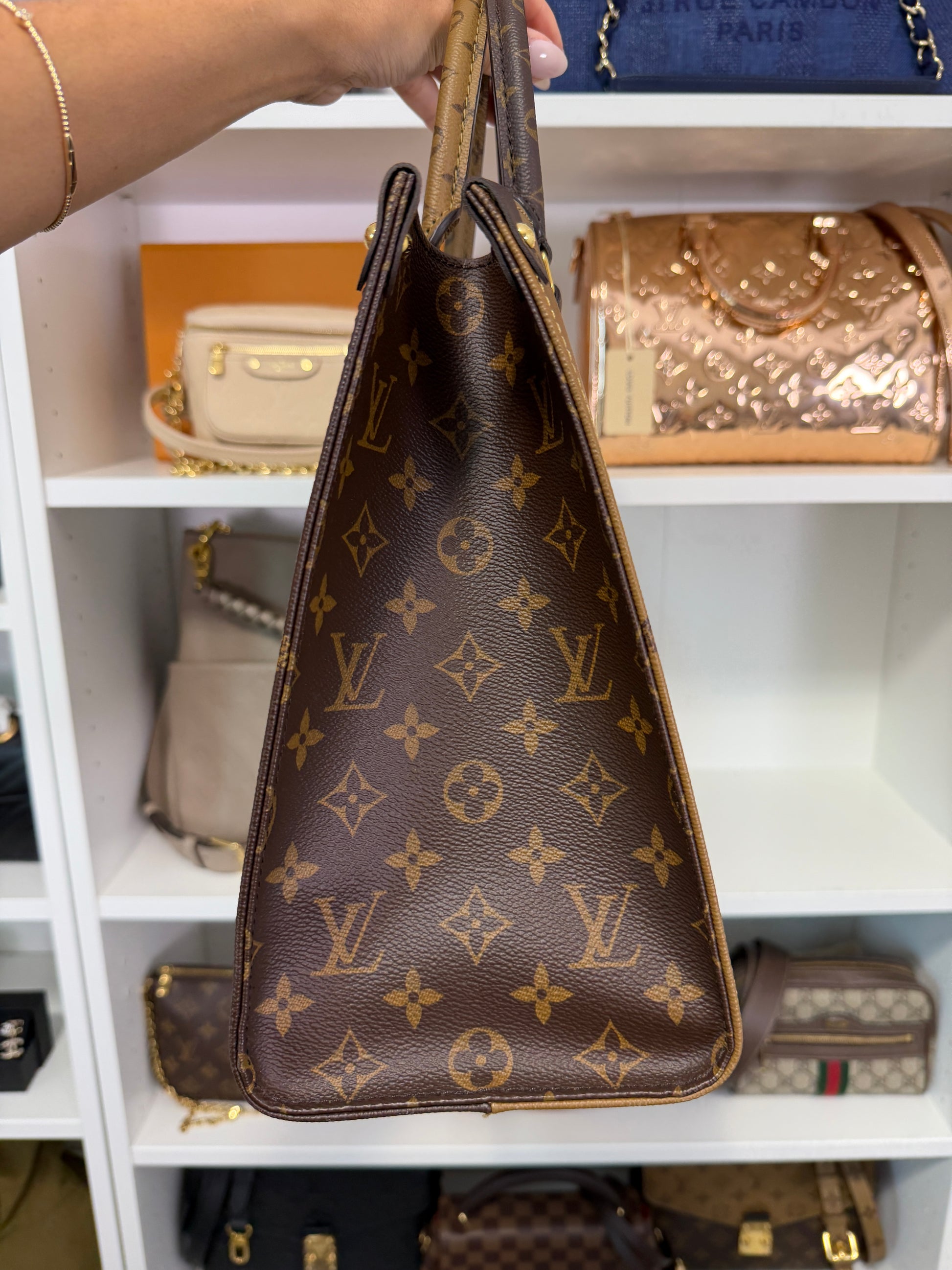 Louis Vuitton OnTheGo MM Reverse Monogram