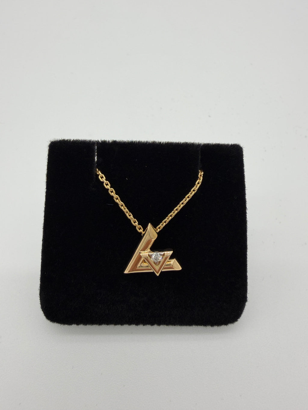 Louis Vuitton Small Volt One Diamond Pendant Necklace 18k
