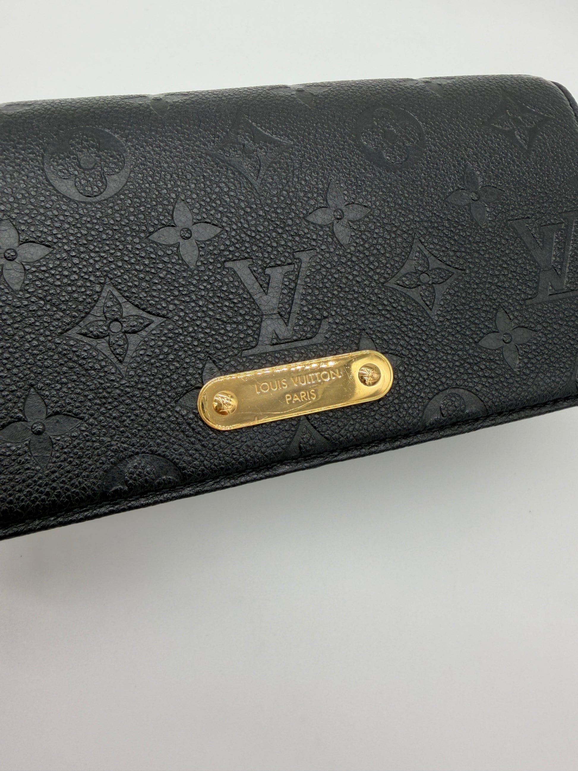 Louis Vuitton Lily Wallet on Chain Black Empreinte