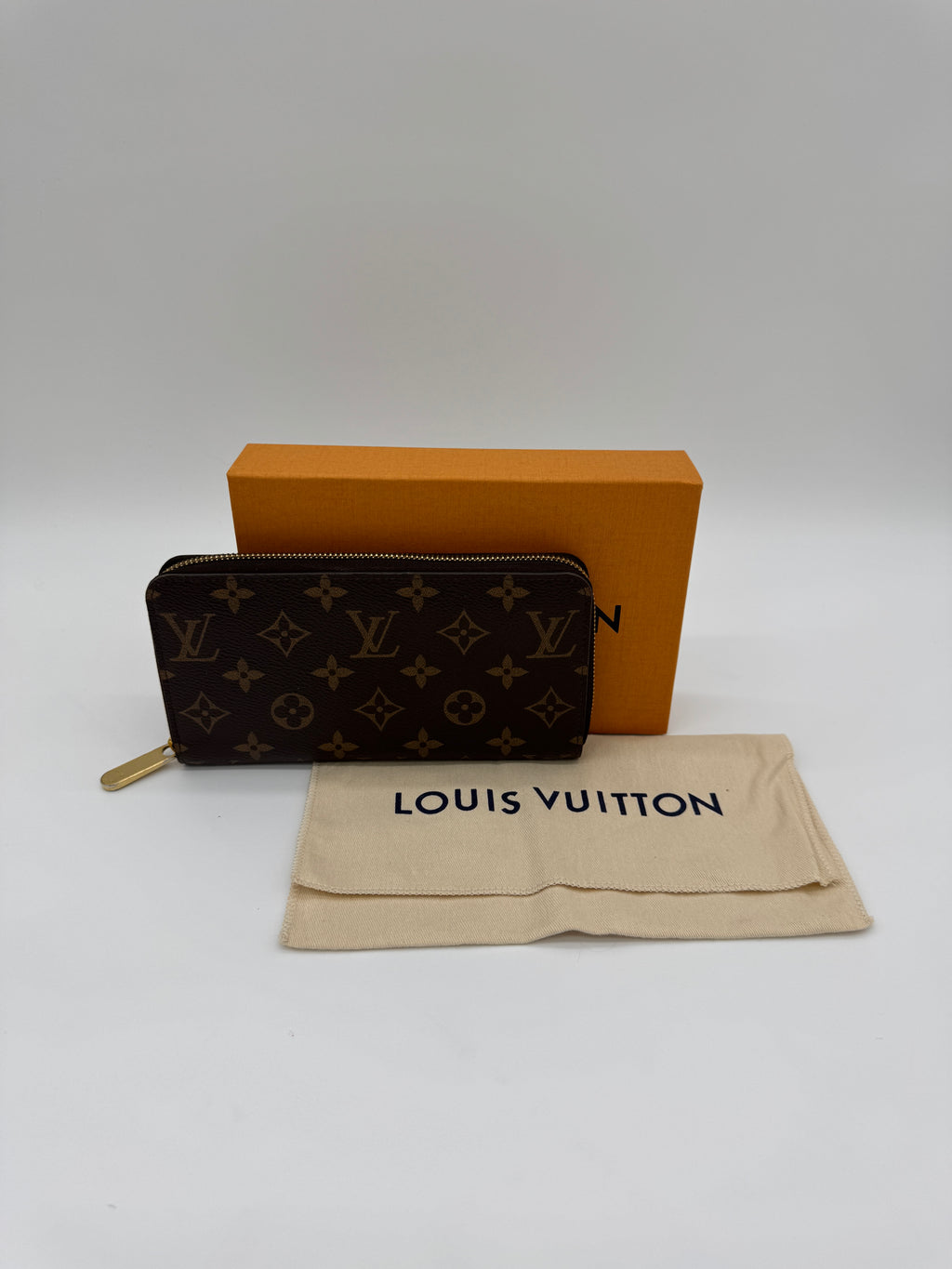 Louis Vuitton Monogram Zippy Wallet