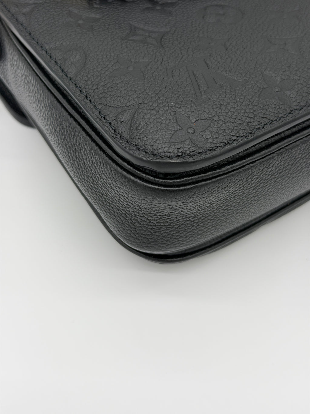 Louis Vuitton Pochette Metis Black Empreinte