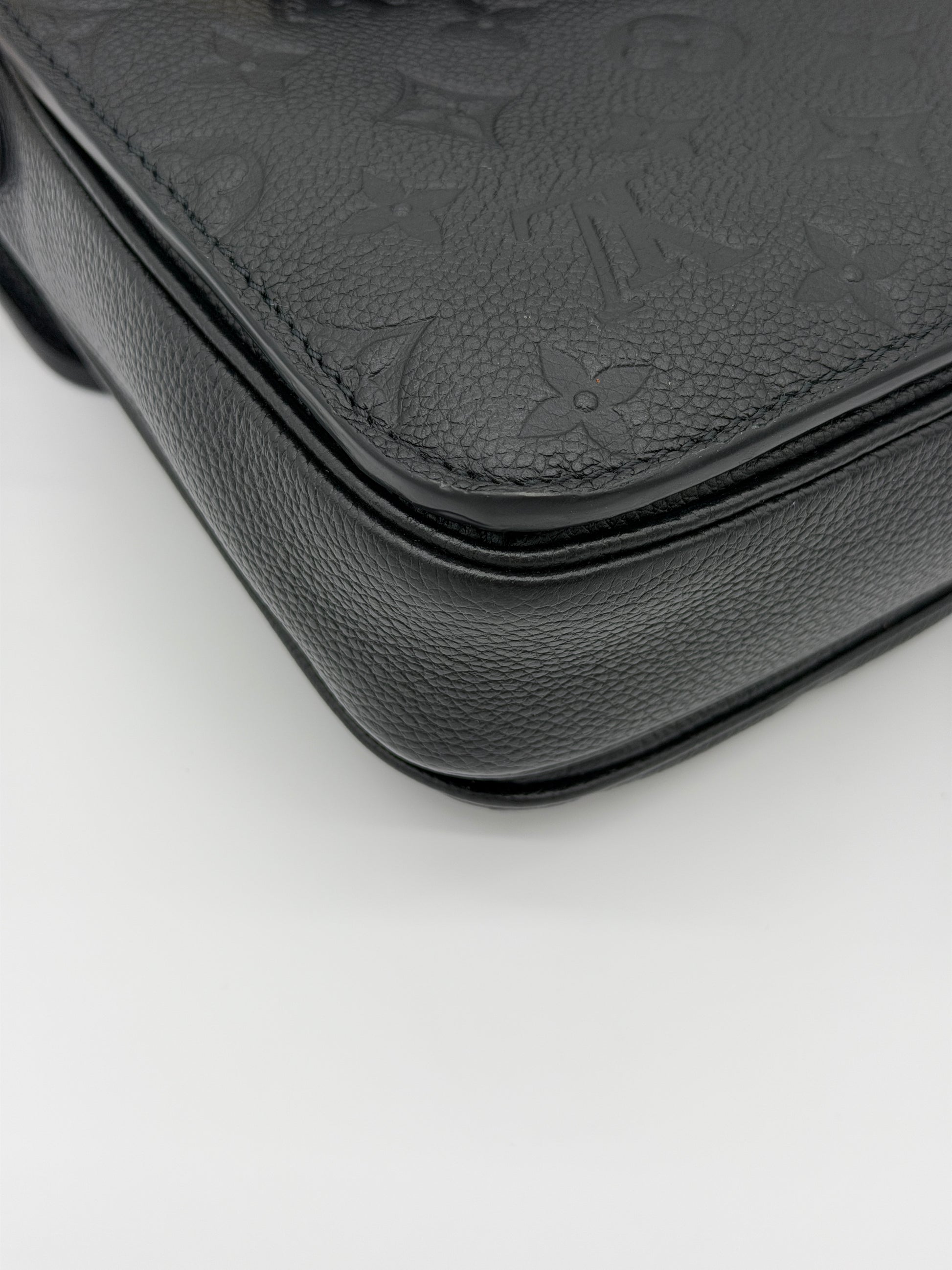 Louis Vuitton Pochette Metis Black Empreinte