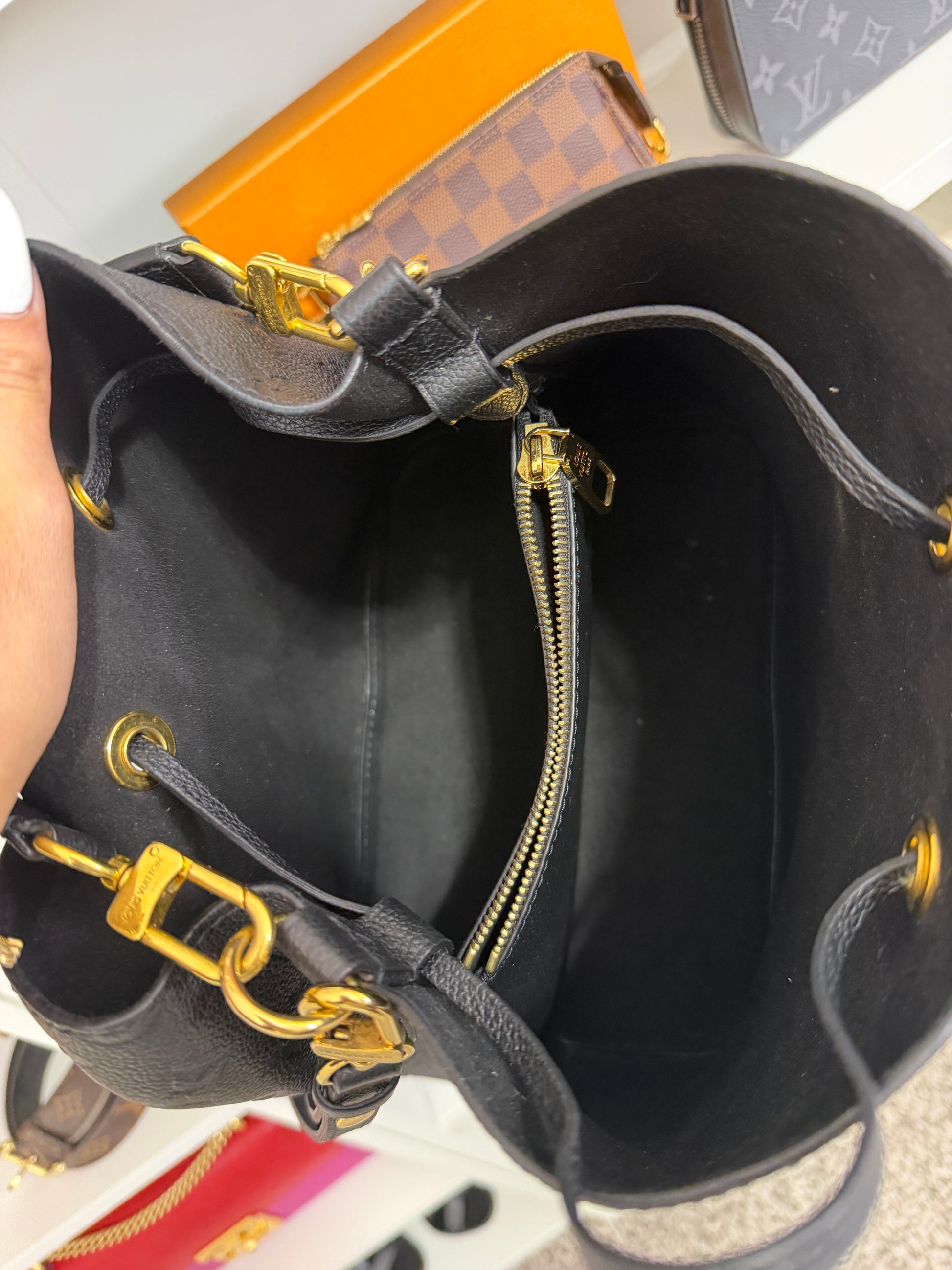 Louis Vuitton Neonoe MM Black Empreinte