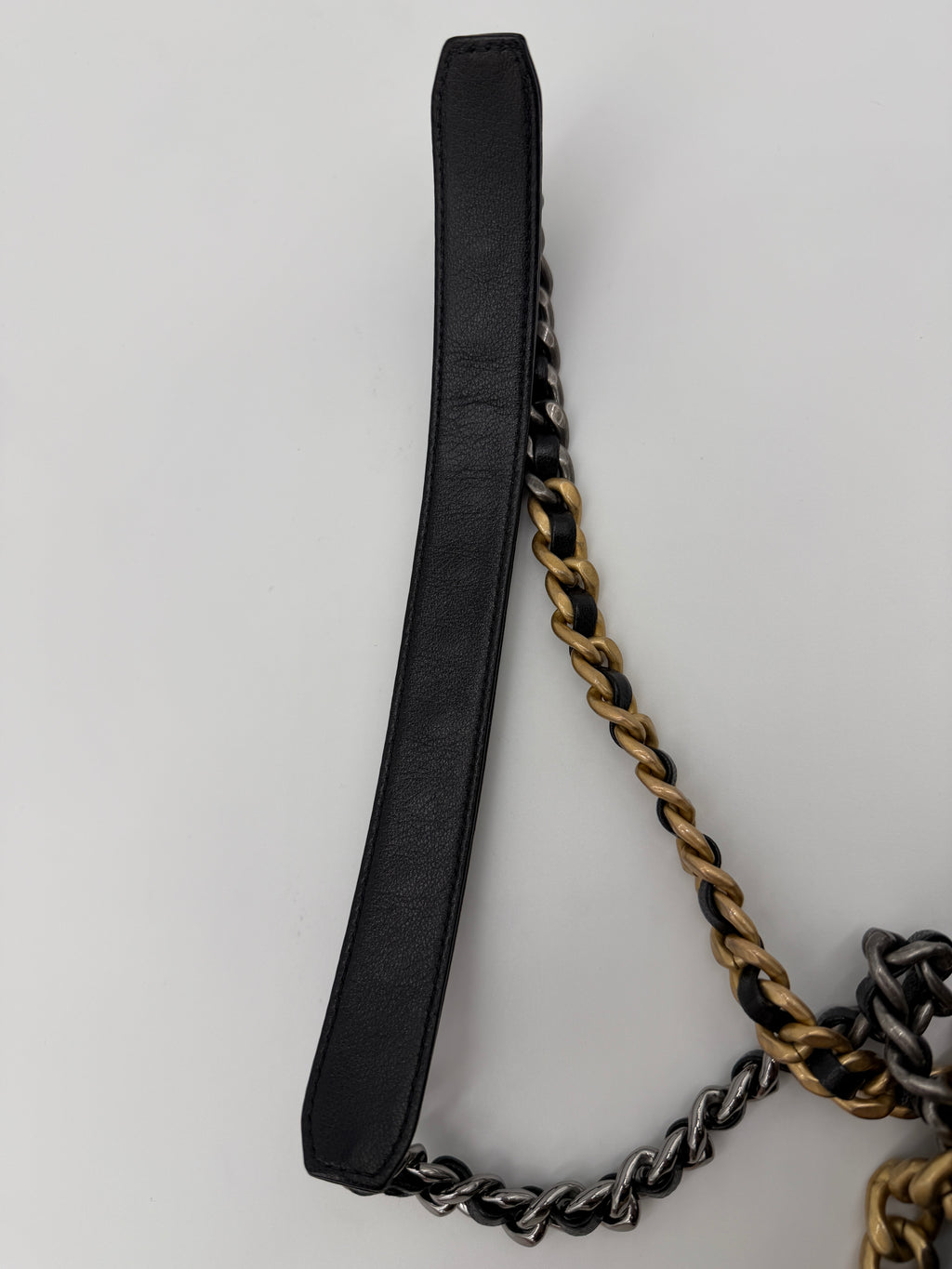 Chanel 19 Wallet on Chain