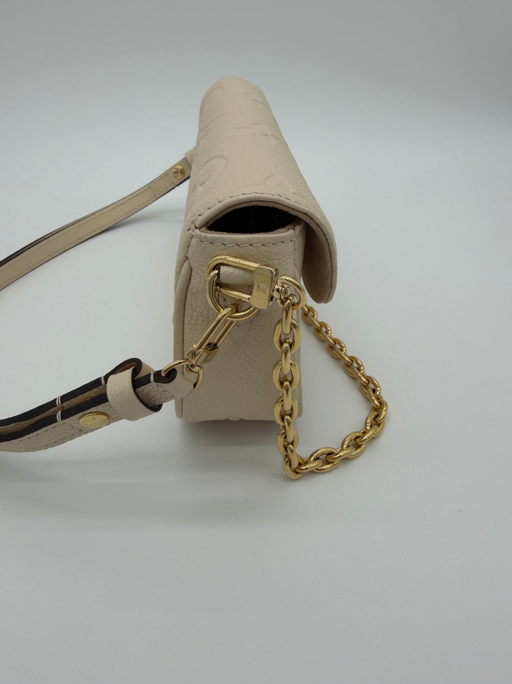 Louis Vuitton Wallet on Chain Ivy Cream Empreinte
