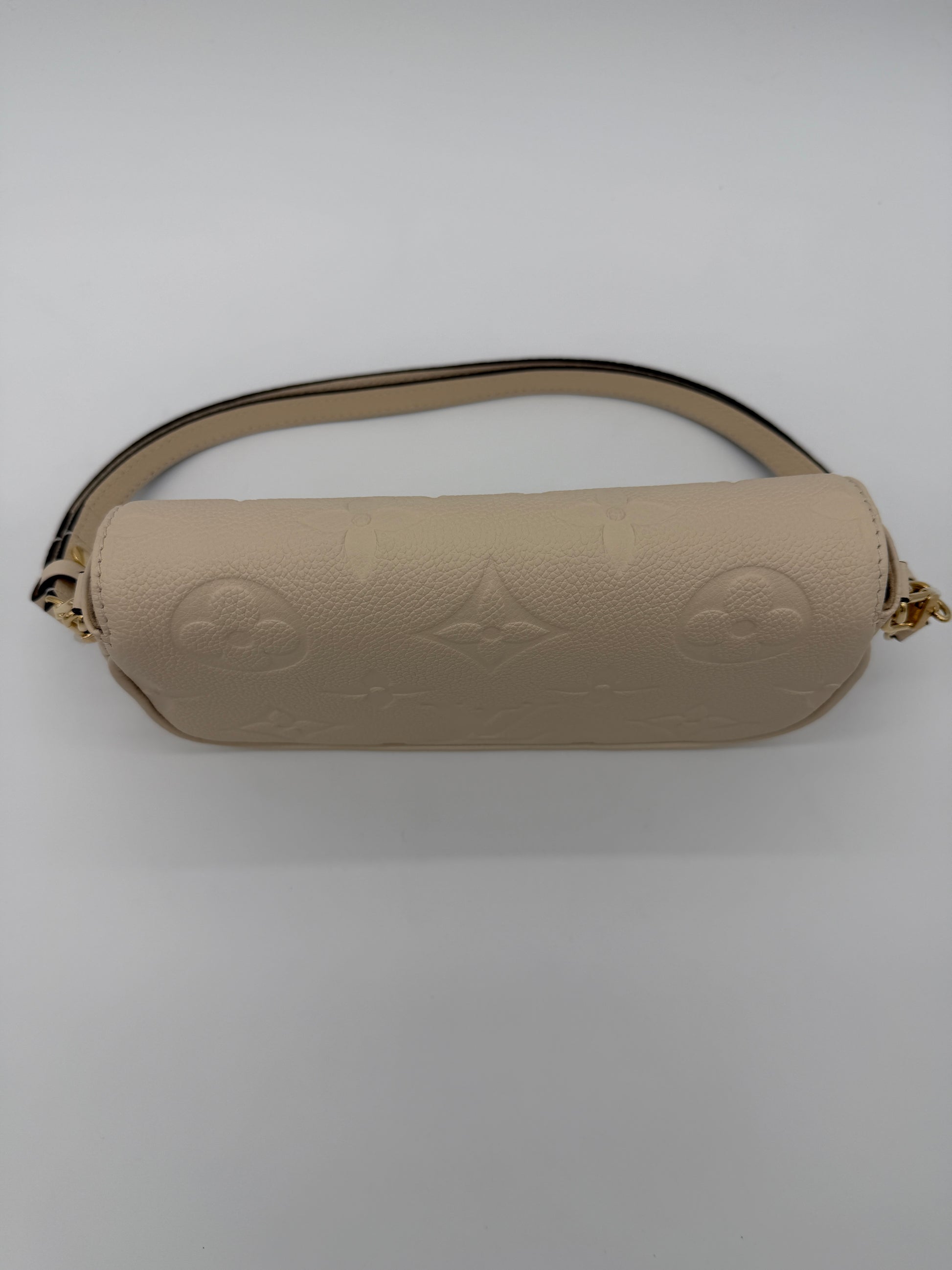 Louis Vuitton Wallet on Chain Ivy Cream Empreinte