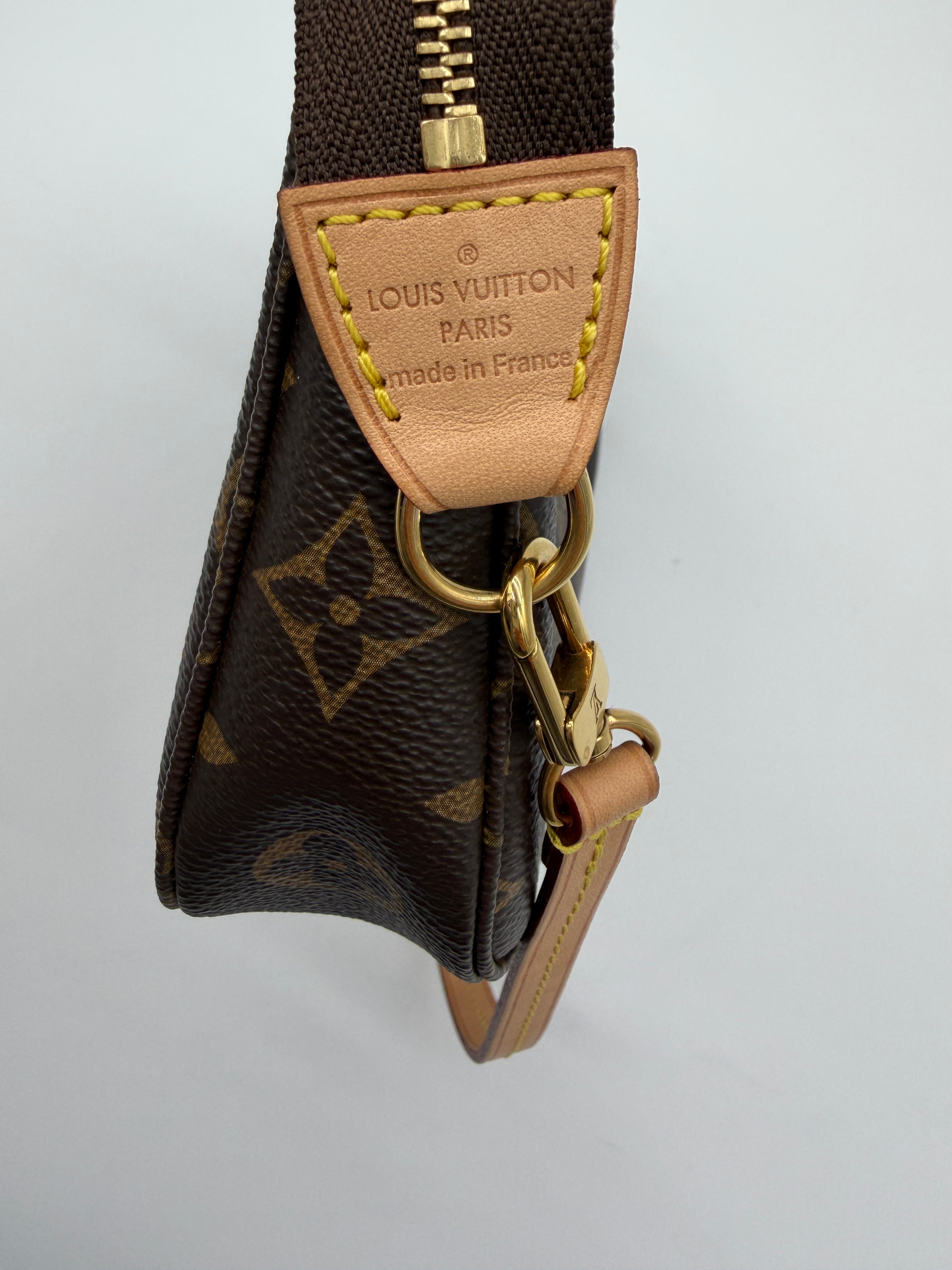 Louis Vuitton Monogram Pochette Accesoires