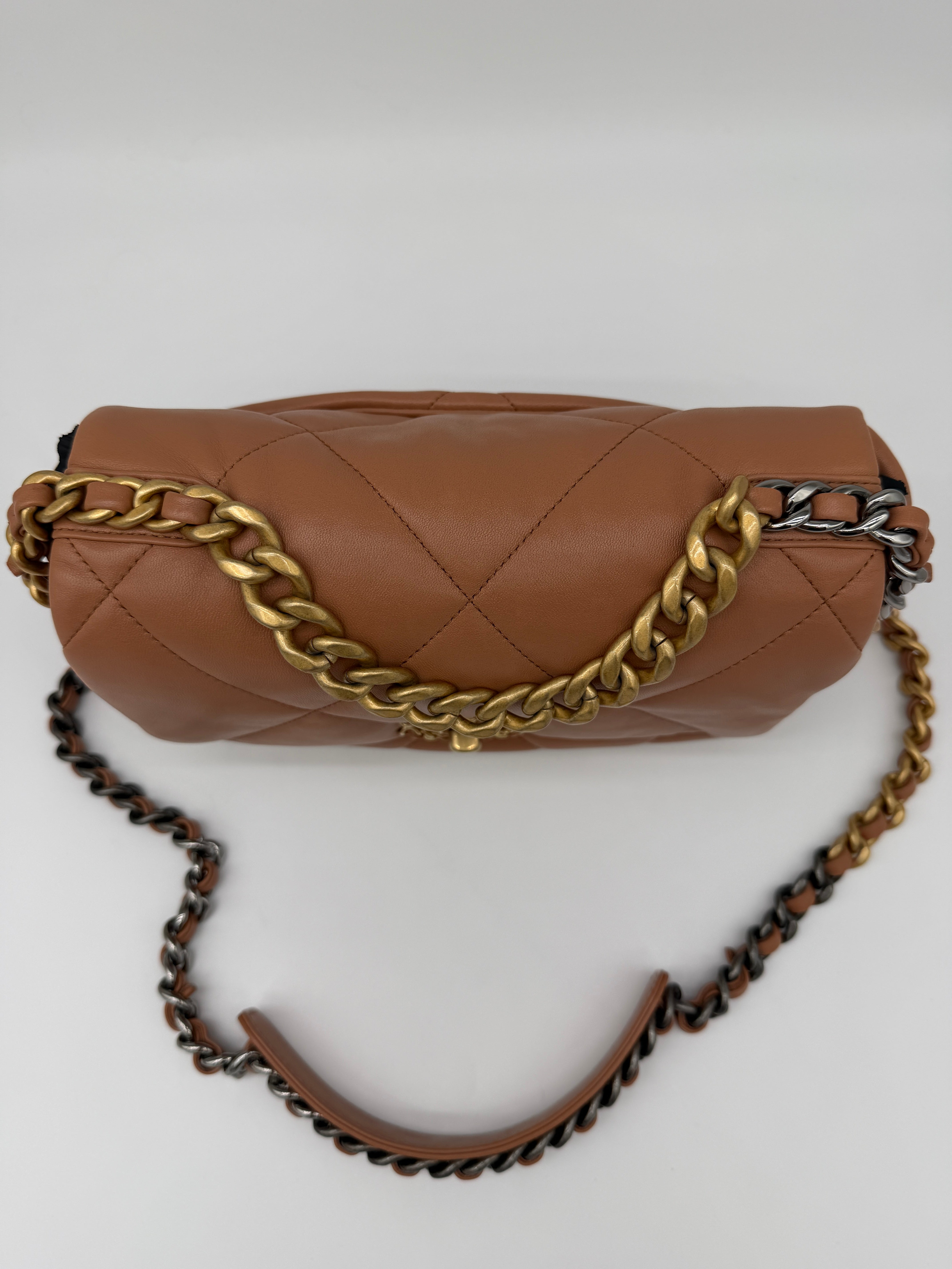 Chanel 19 Caramel Small