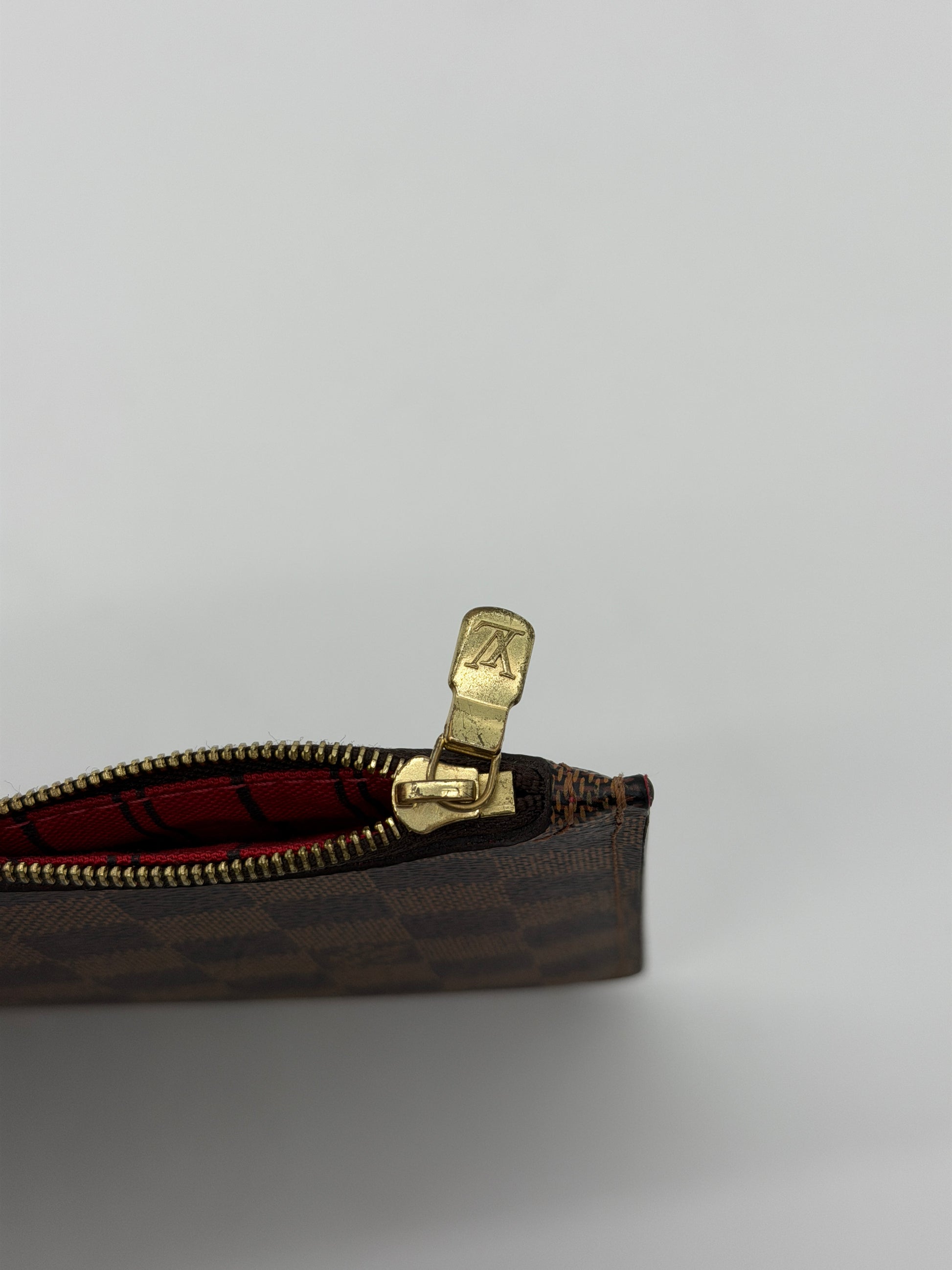 Louis Vuitton Damier Ebene Neverfull Pochette