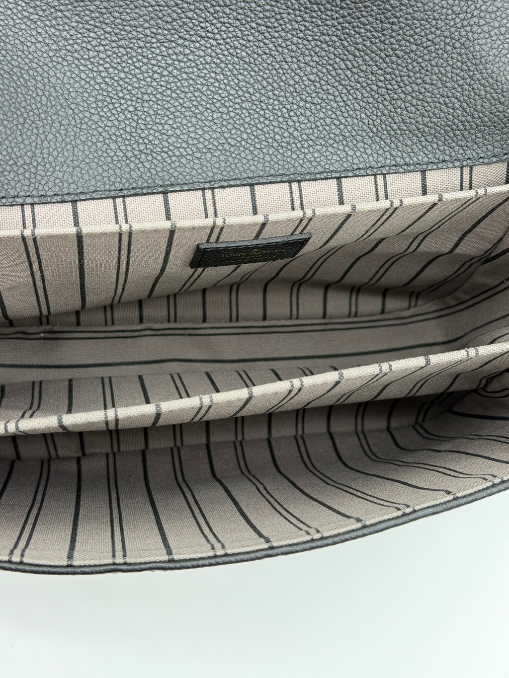 Louis Vuitton Pochette Metis Black Empreinte