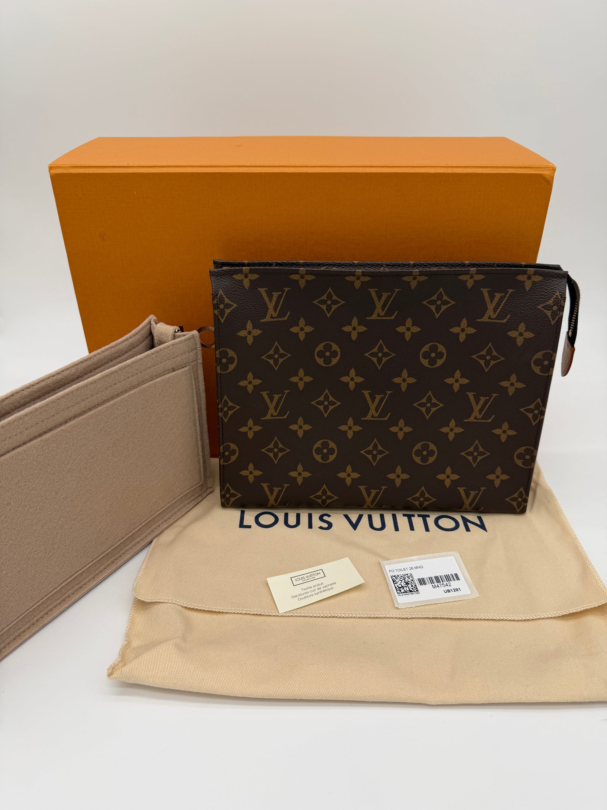 Louis Vuitton Monogram Toiletry 26