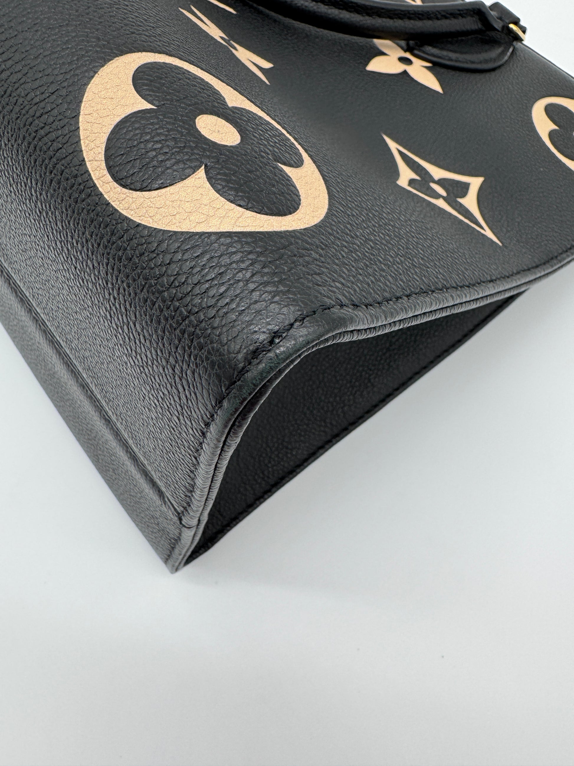 Louis Vuitton OnTheGo MM Bicolor Monogram Empreinte