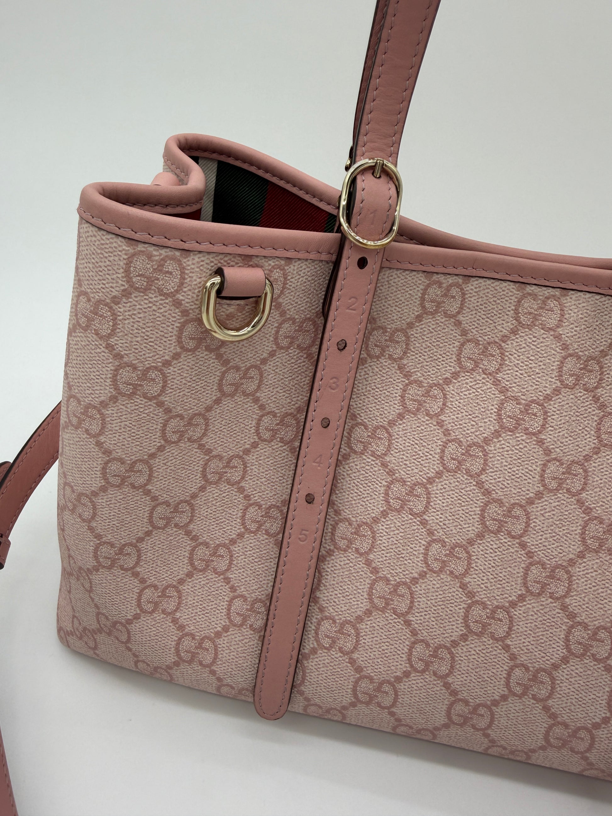 Gucci GG Emblem Medium Tote Pink