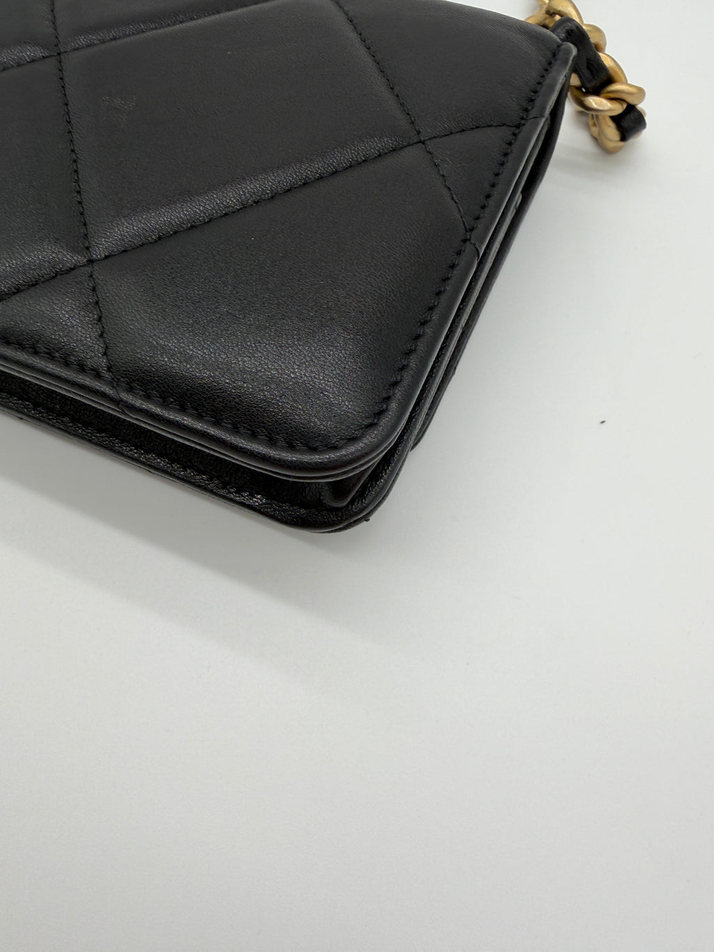 Chanel 19 Wallet on Chain