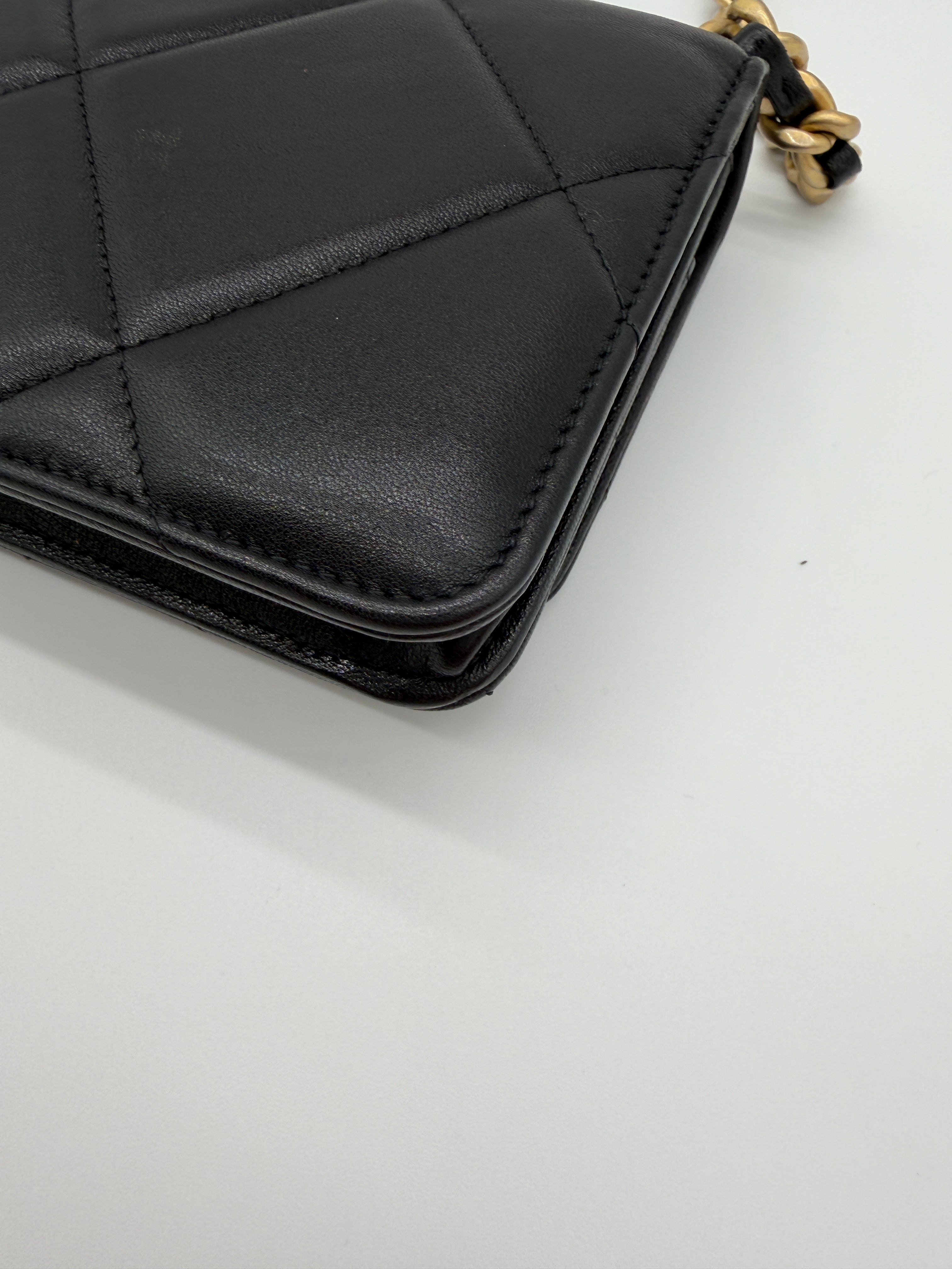 Chanel 19 Wallet on Chain