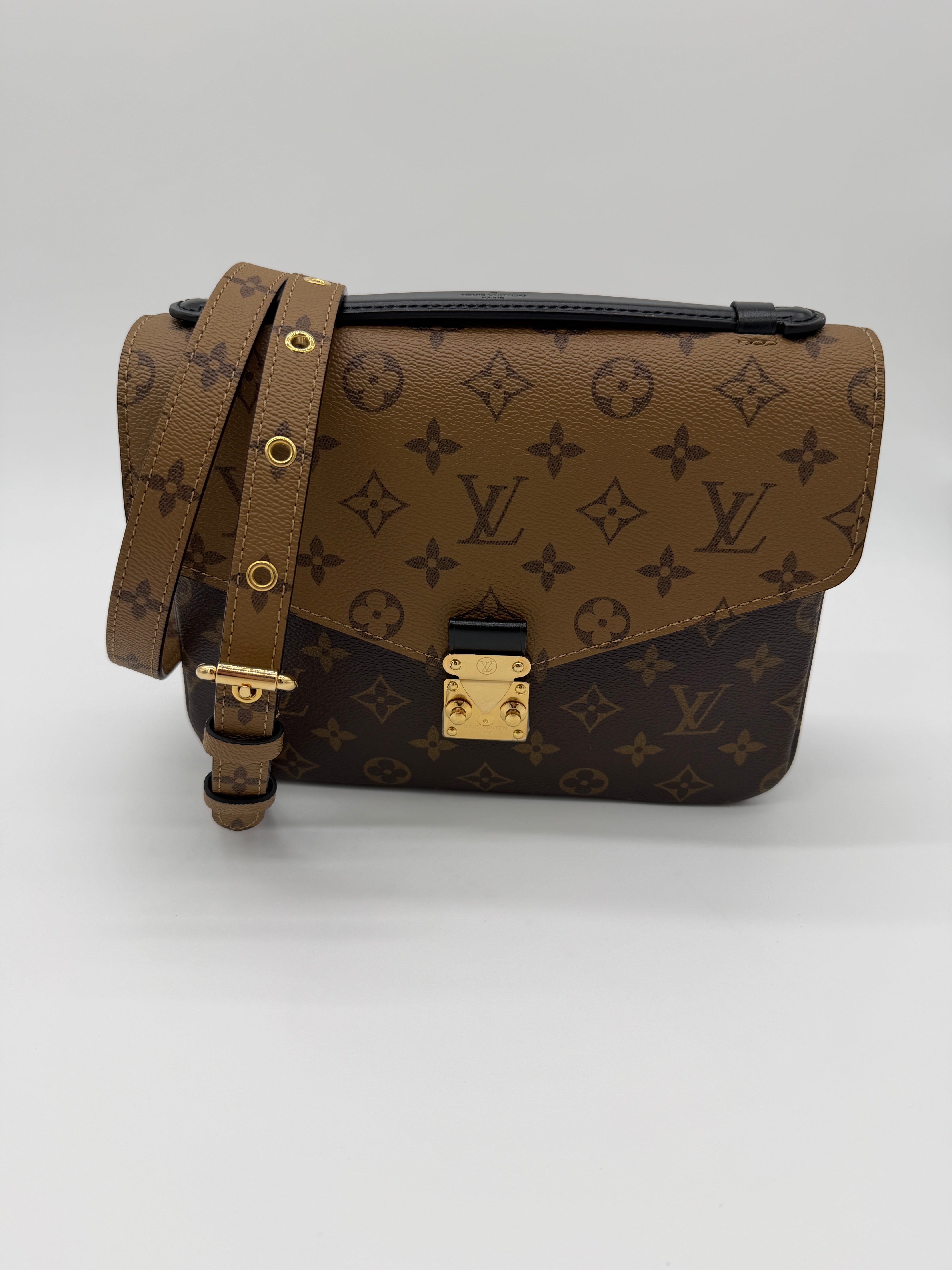 Louis Vuitton Pochette Métis Reverse Monogram