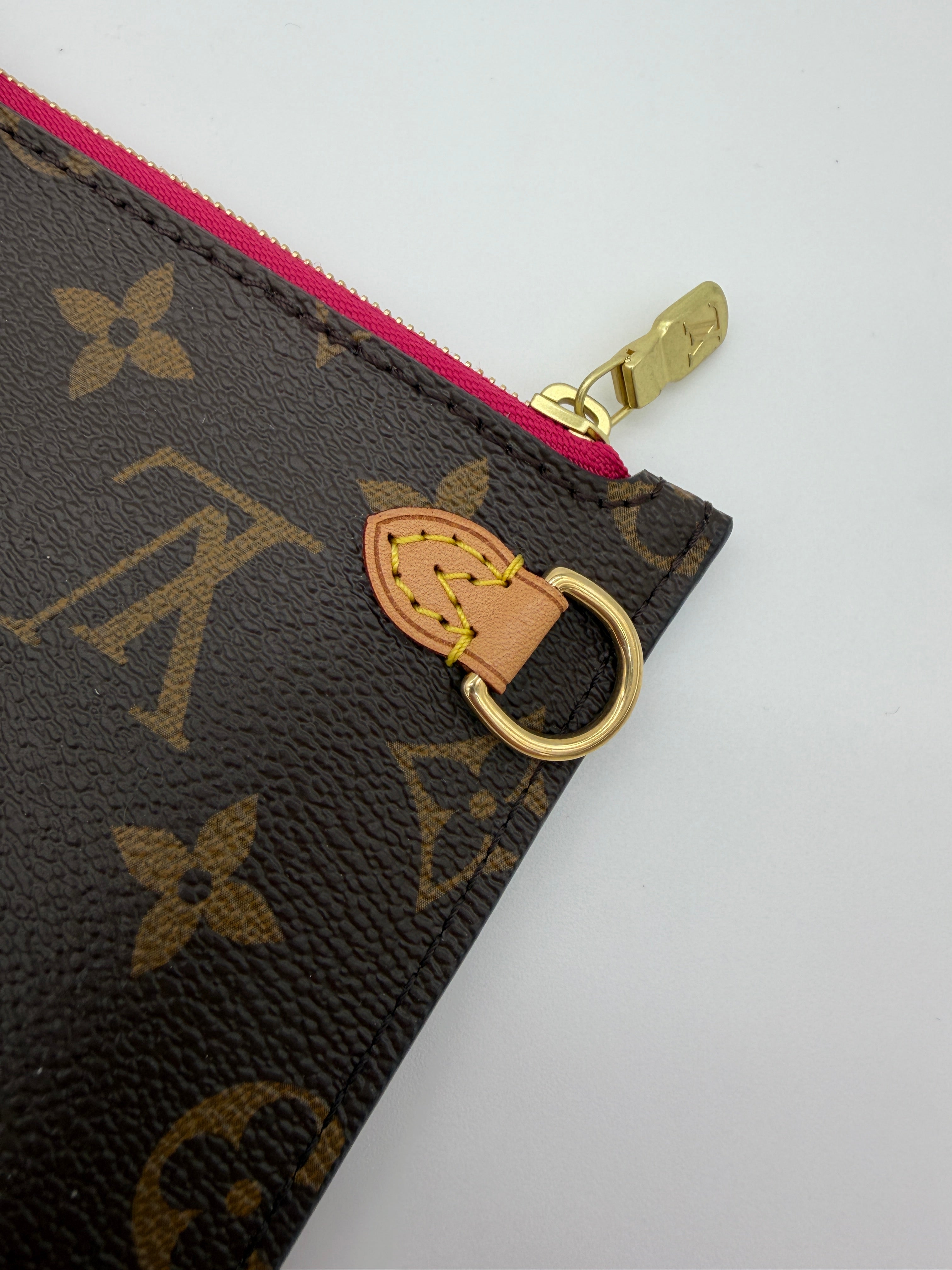 Louis Vuitton Monogram Neverfull Pochette