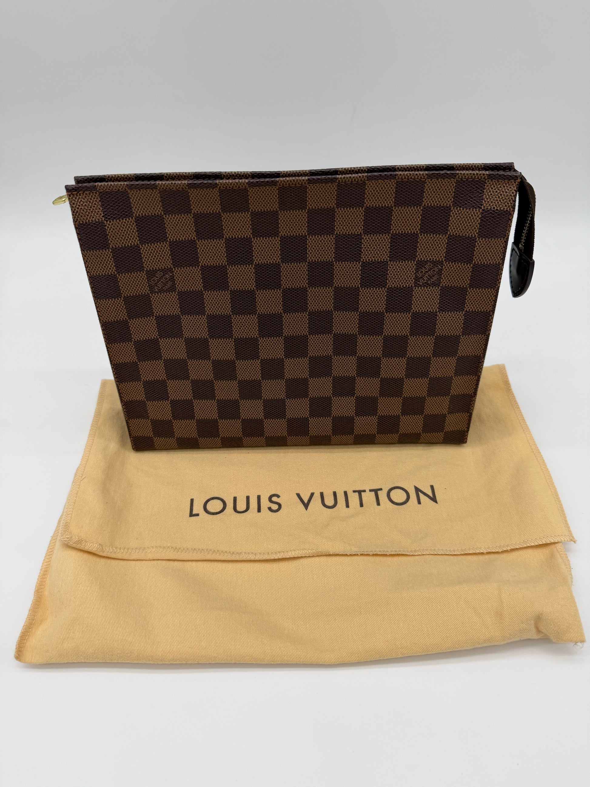 Louis Vuitton Damier Ebene Toiletry 26