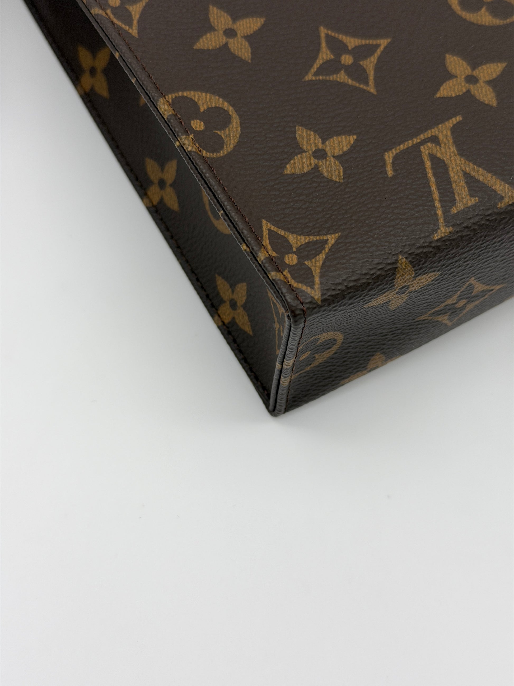 Louis Vuitton Monogram Toiletry 26