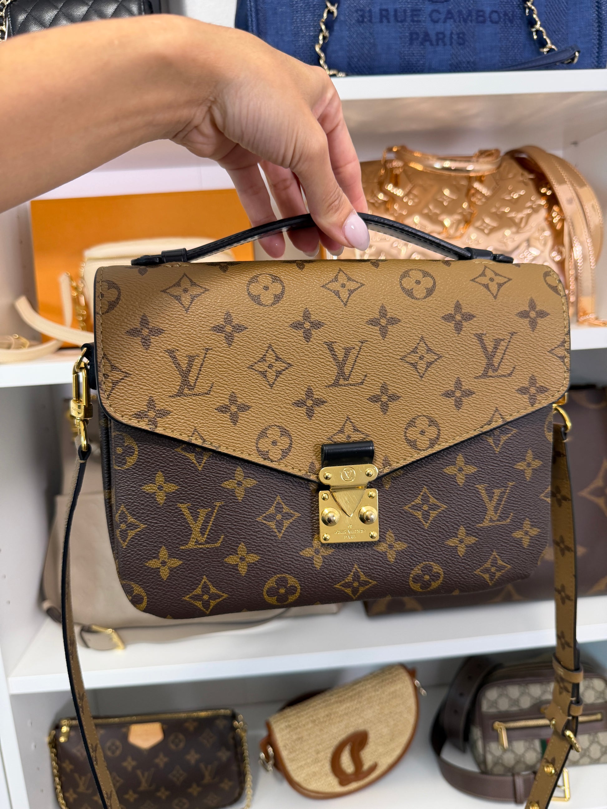 Louis Vuitton Pochette Métis Reverse Monogram