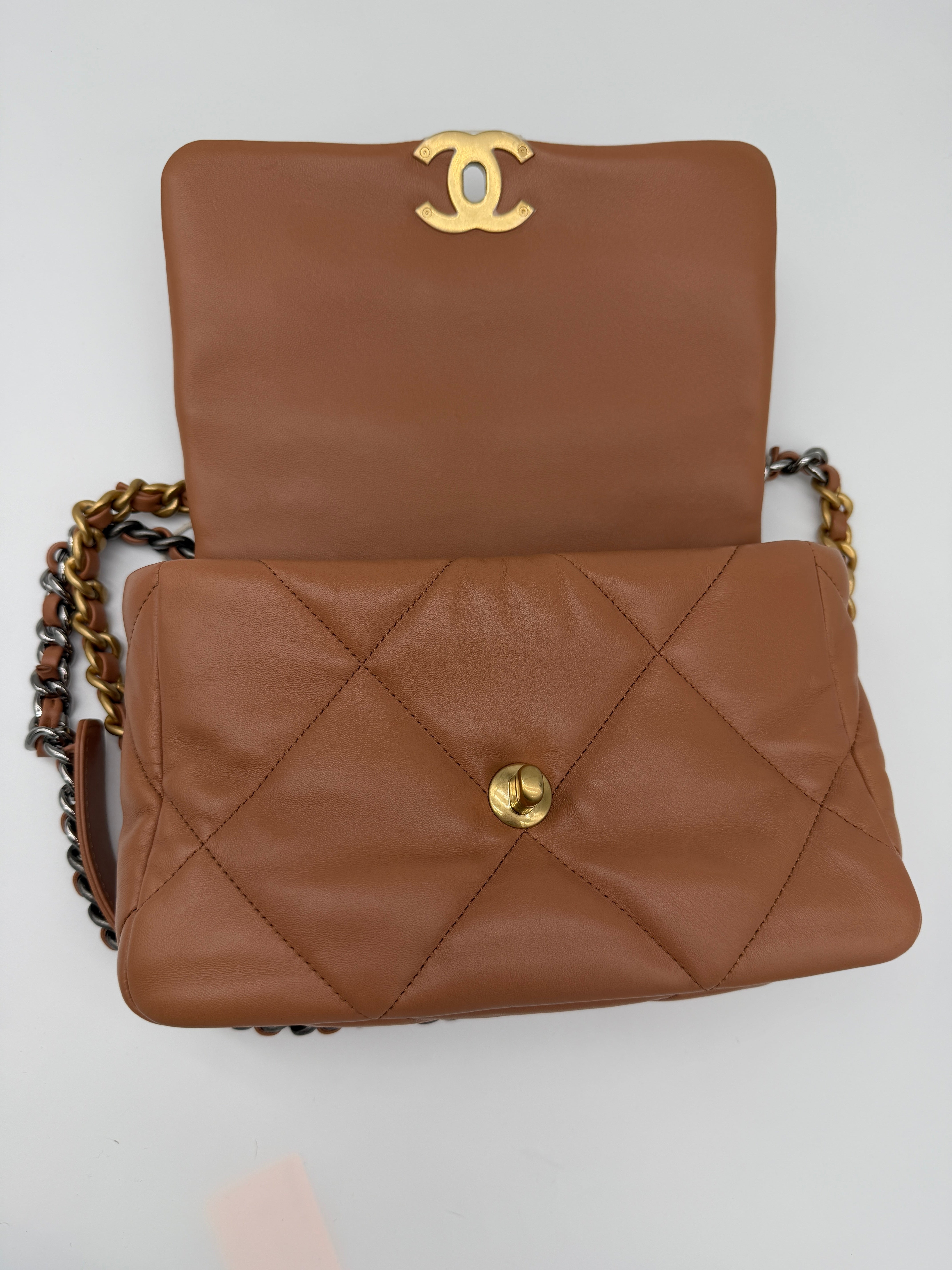 Chanel 19 Caramel Small