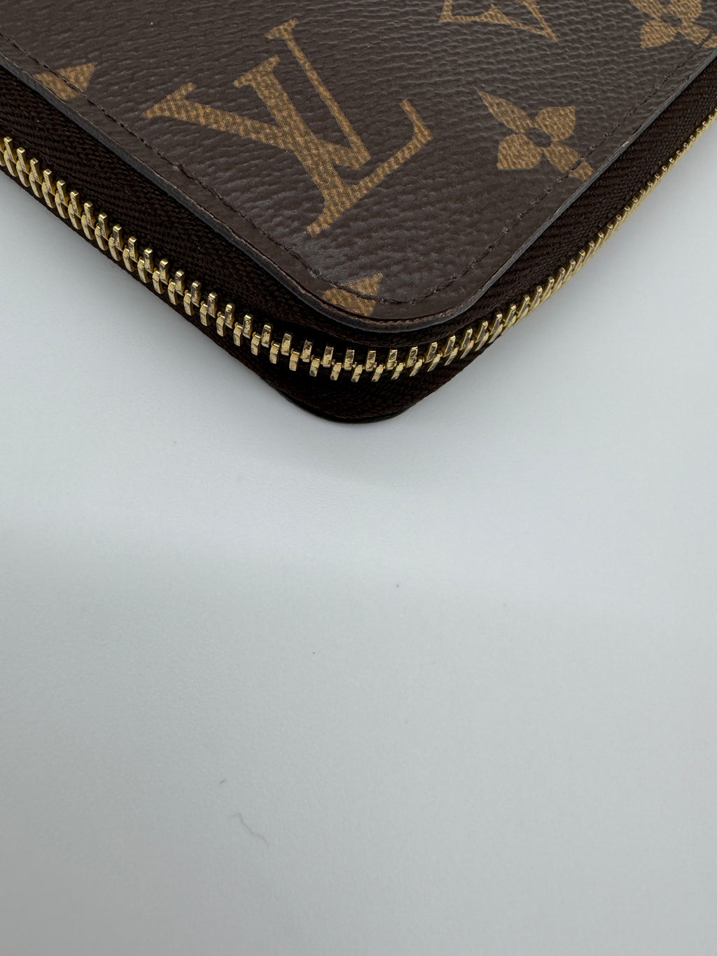 Louis Vuitton Monogram Zippy Wallet