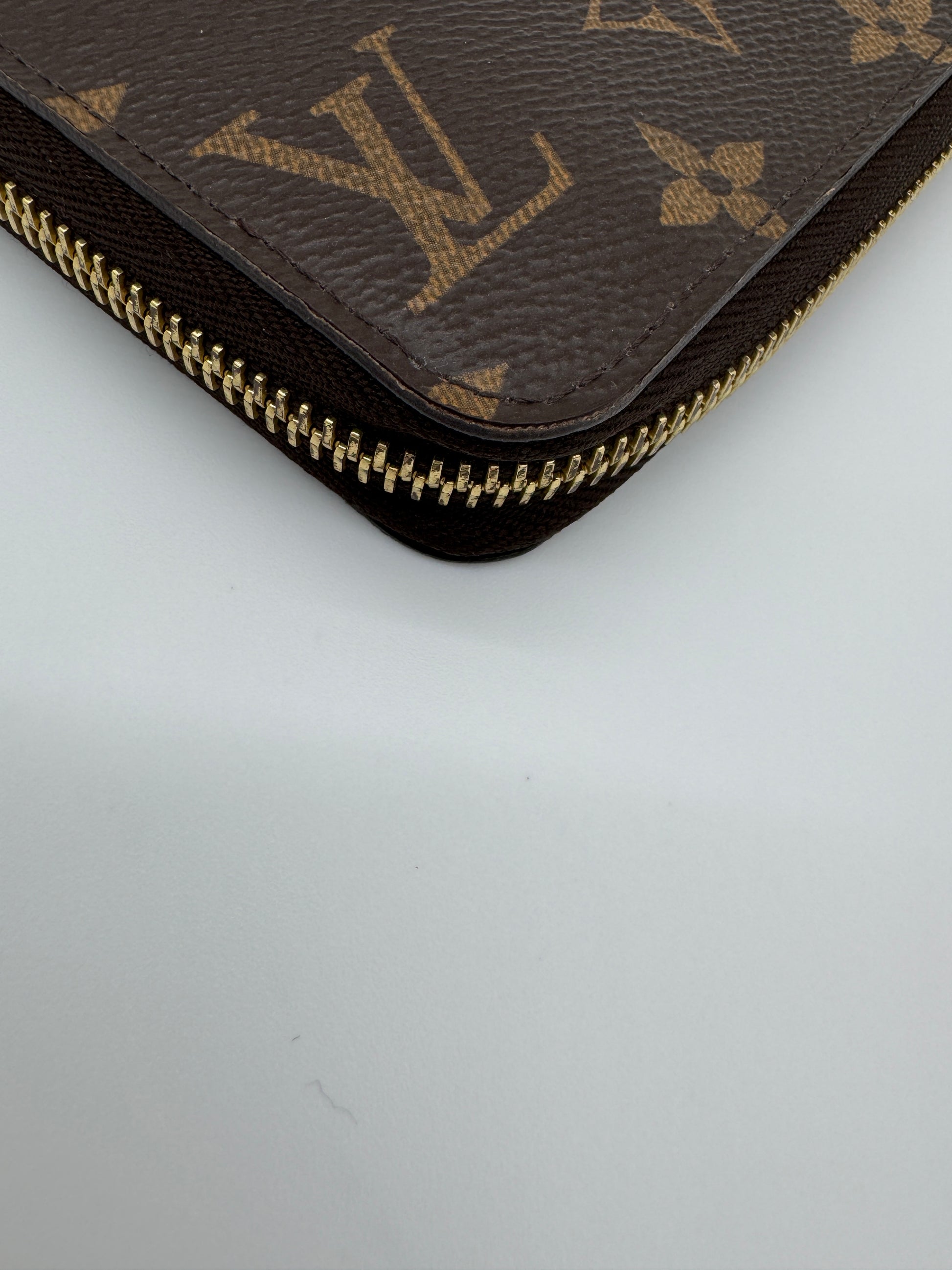 Louis Vuitton Monogram Zippy Wallet