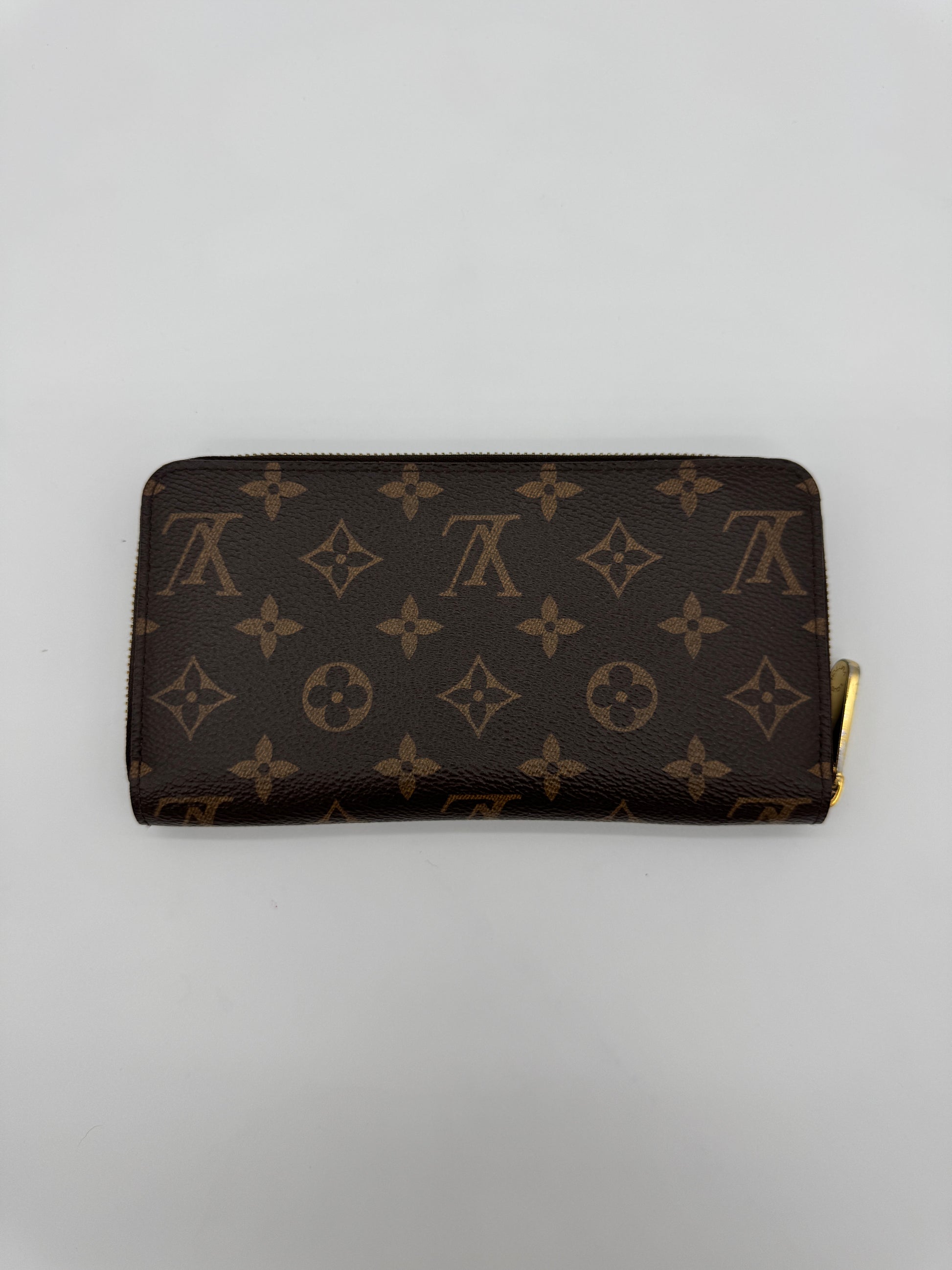 Louis Vuitton Monogram Zippy Wallet