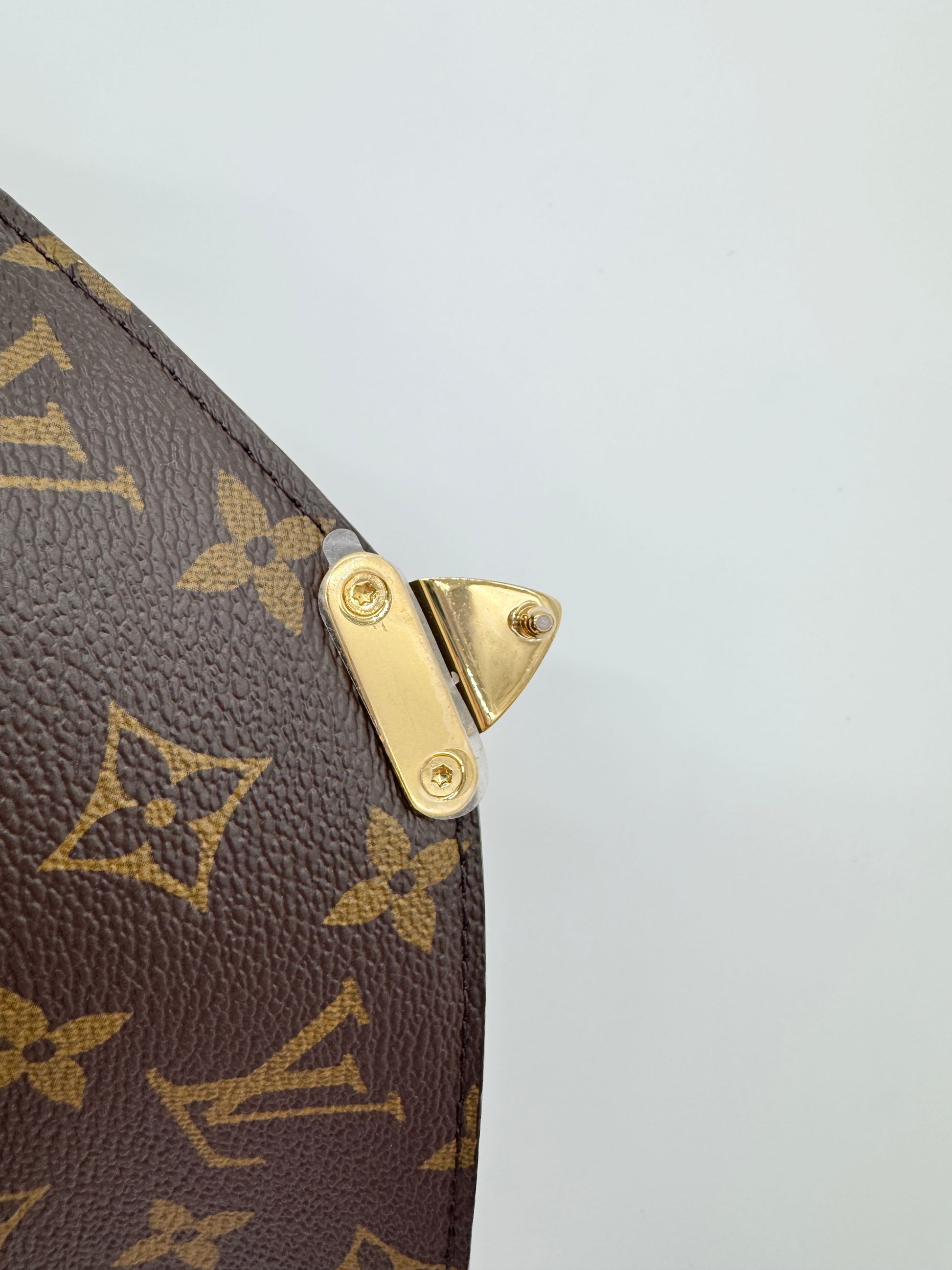 Louis Vuitton Pochette Métis East West
