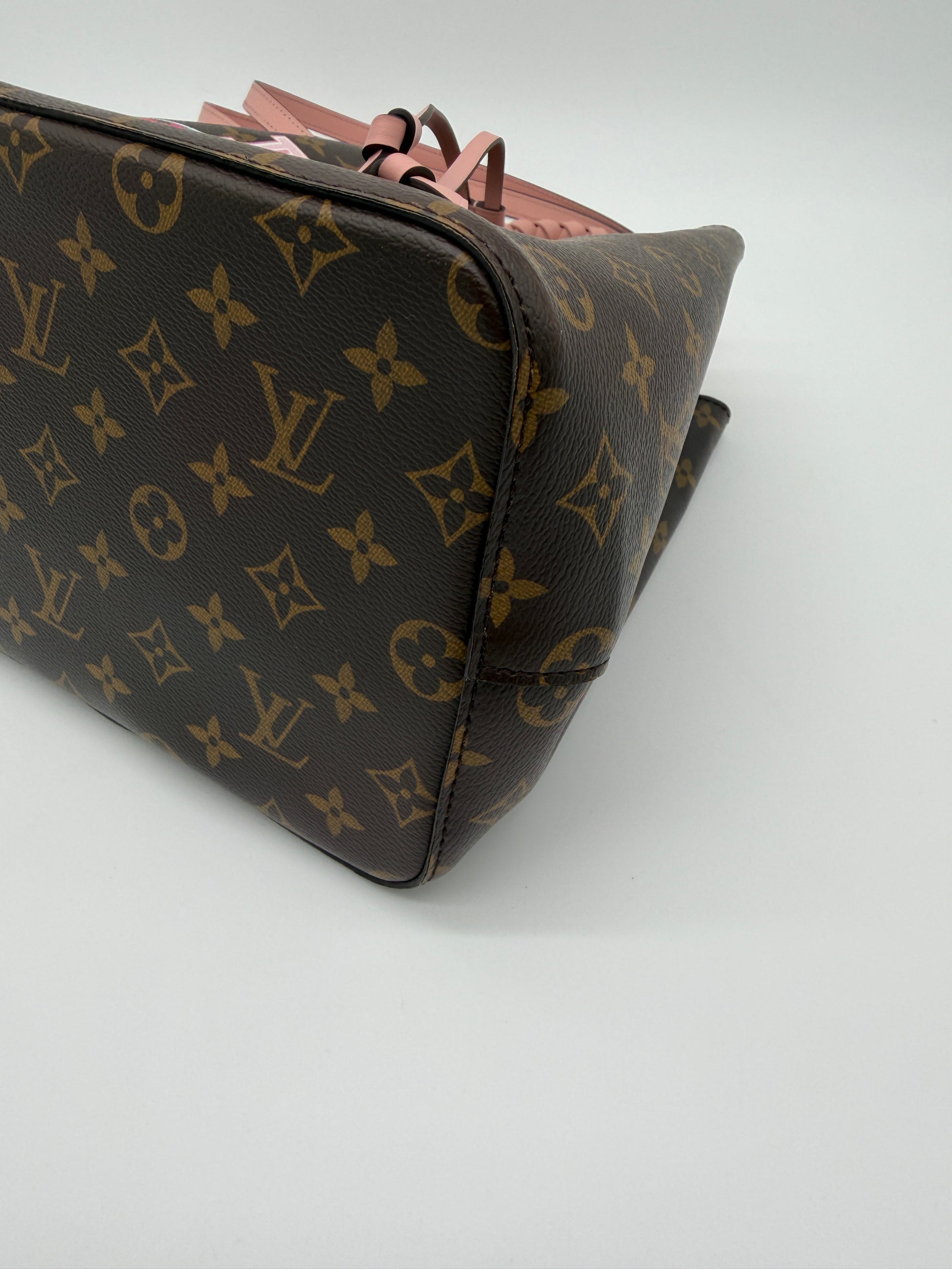 Louis Vuitton Neonoe Monogram Los Angeles Limited Edition