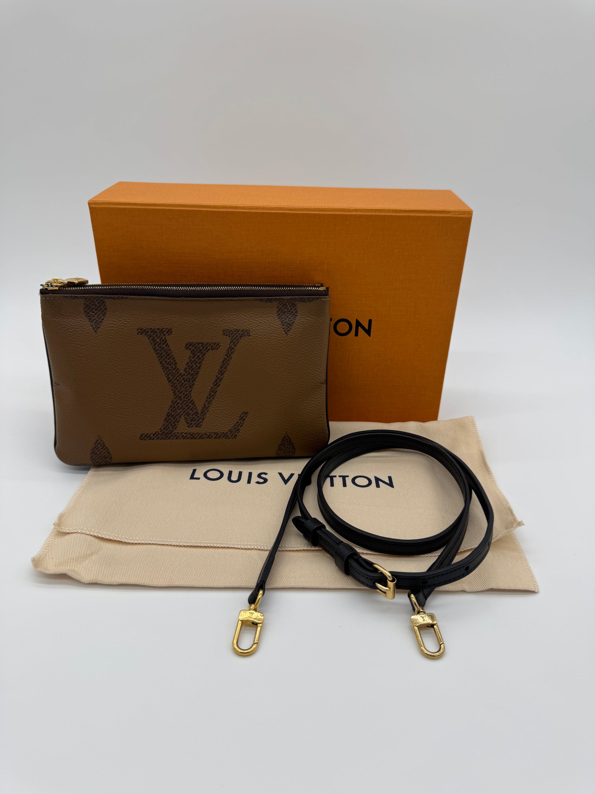 Louis Vuitton Double Zip Pochette Reverse Monogram Giant