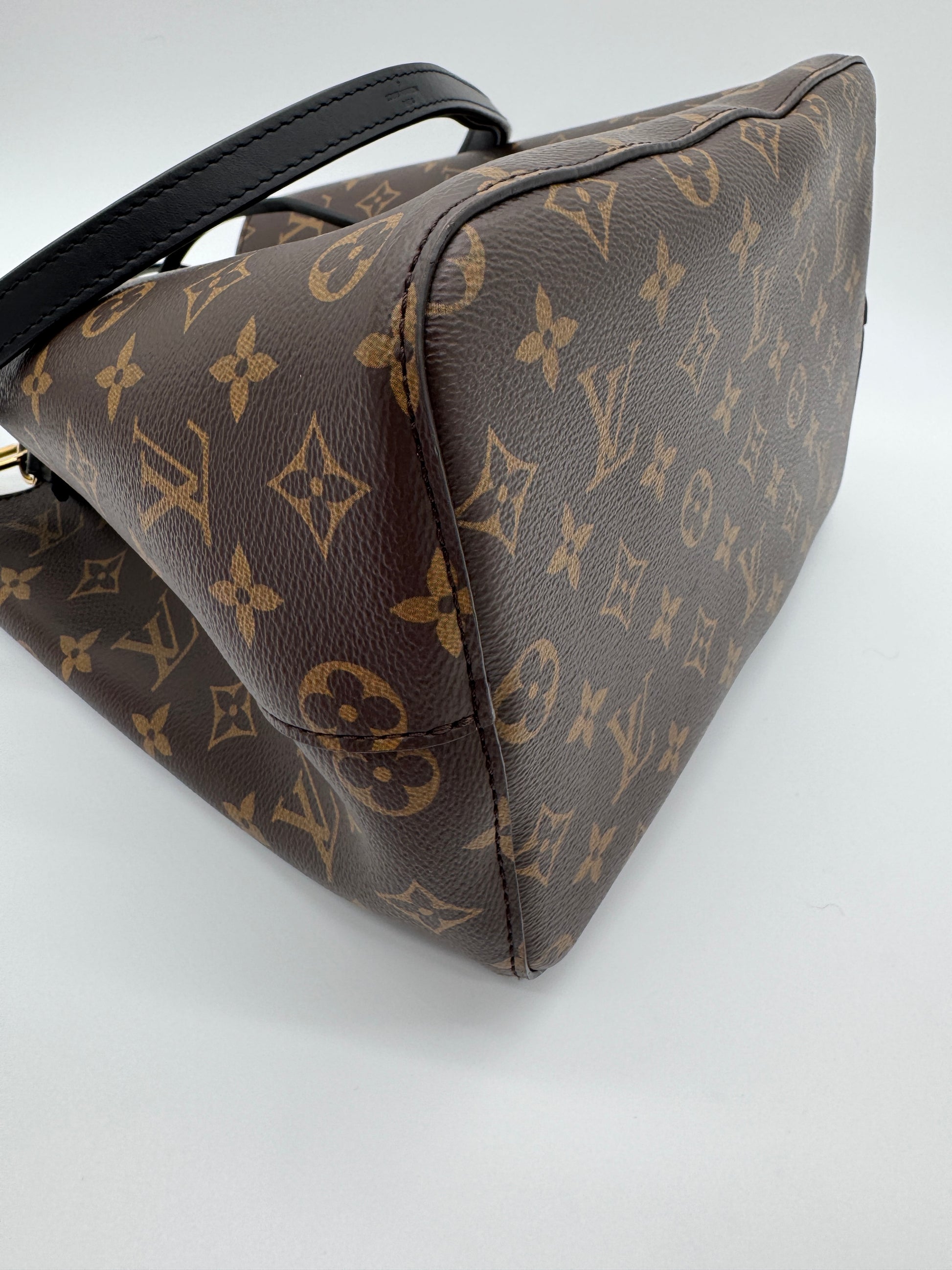 Louis Vuitton NeoNoe MM