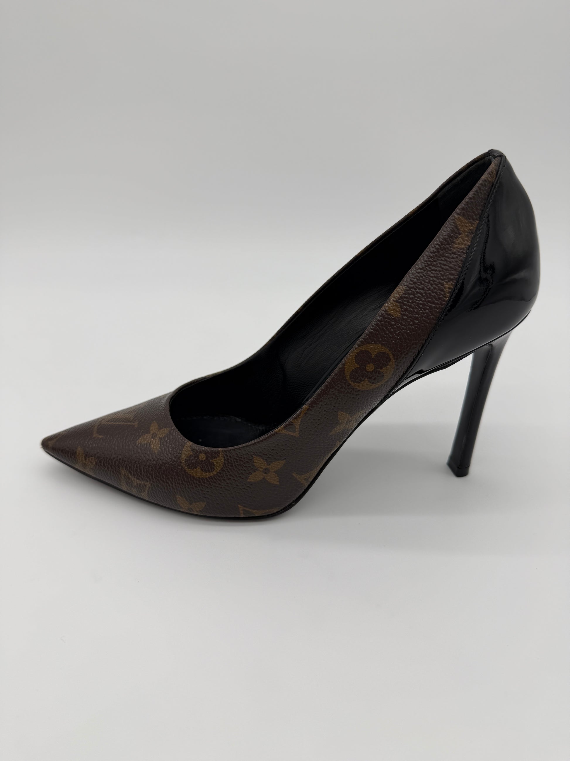 Louis Vuitton Monogram Cherie Pumps Size 38.5