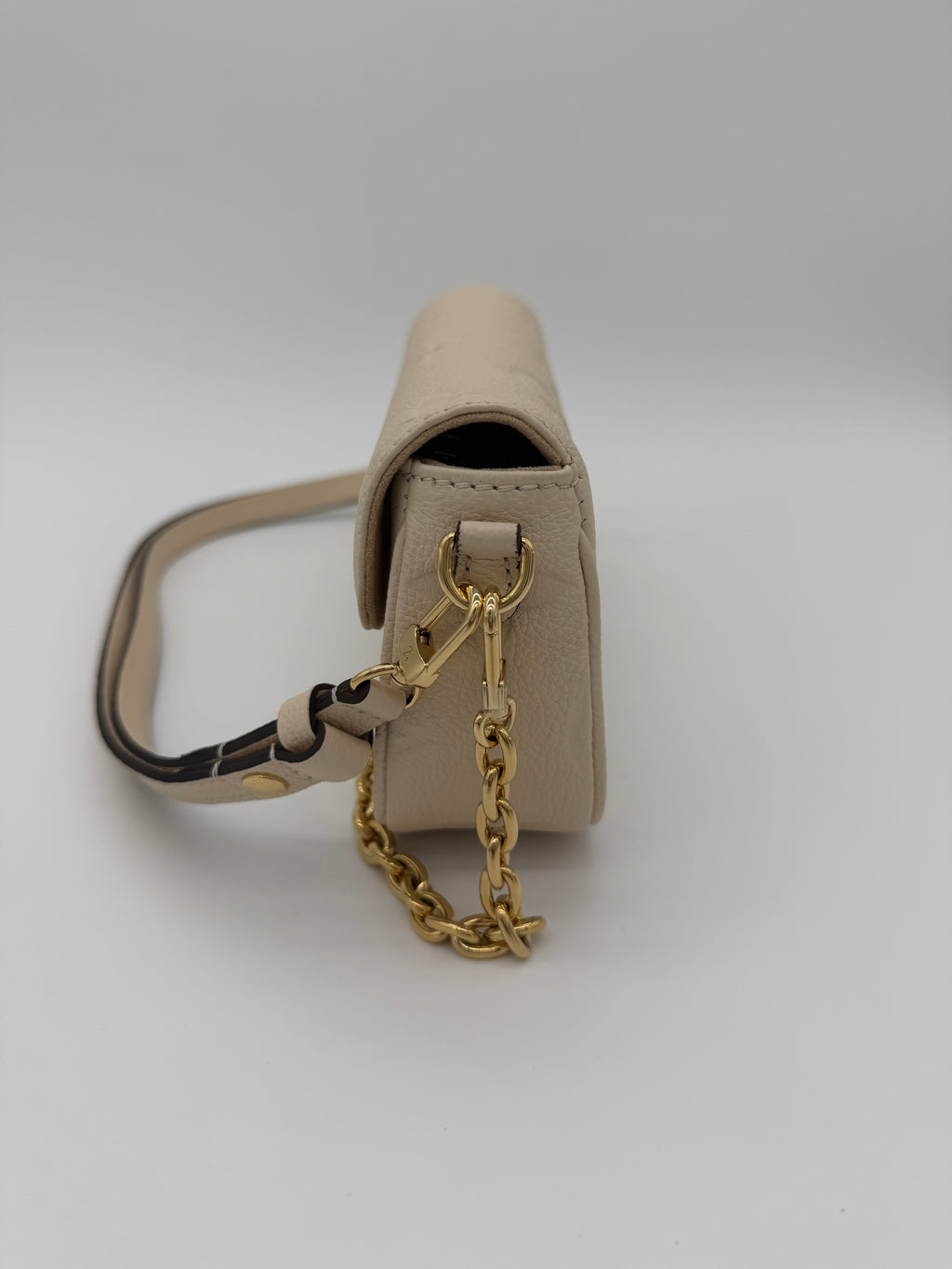 Louis Vuitton Wallet on Chain Ivy Cream Empreinte