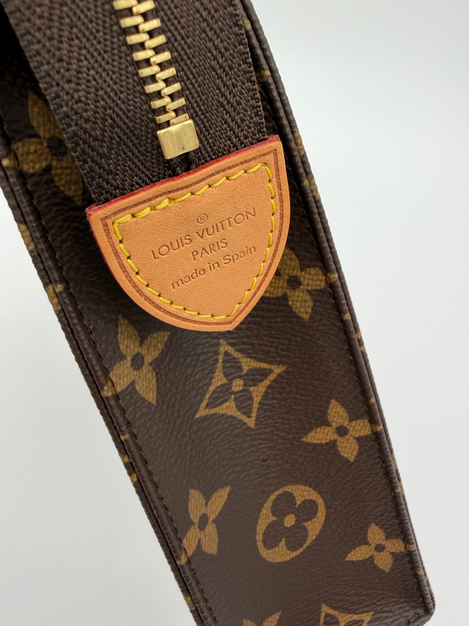Louis Vuitton Monogram Toiletry 26