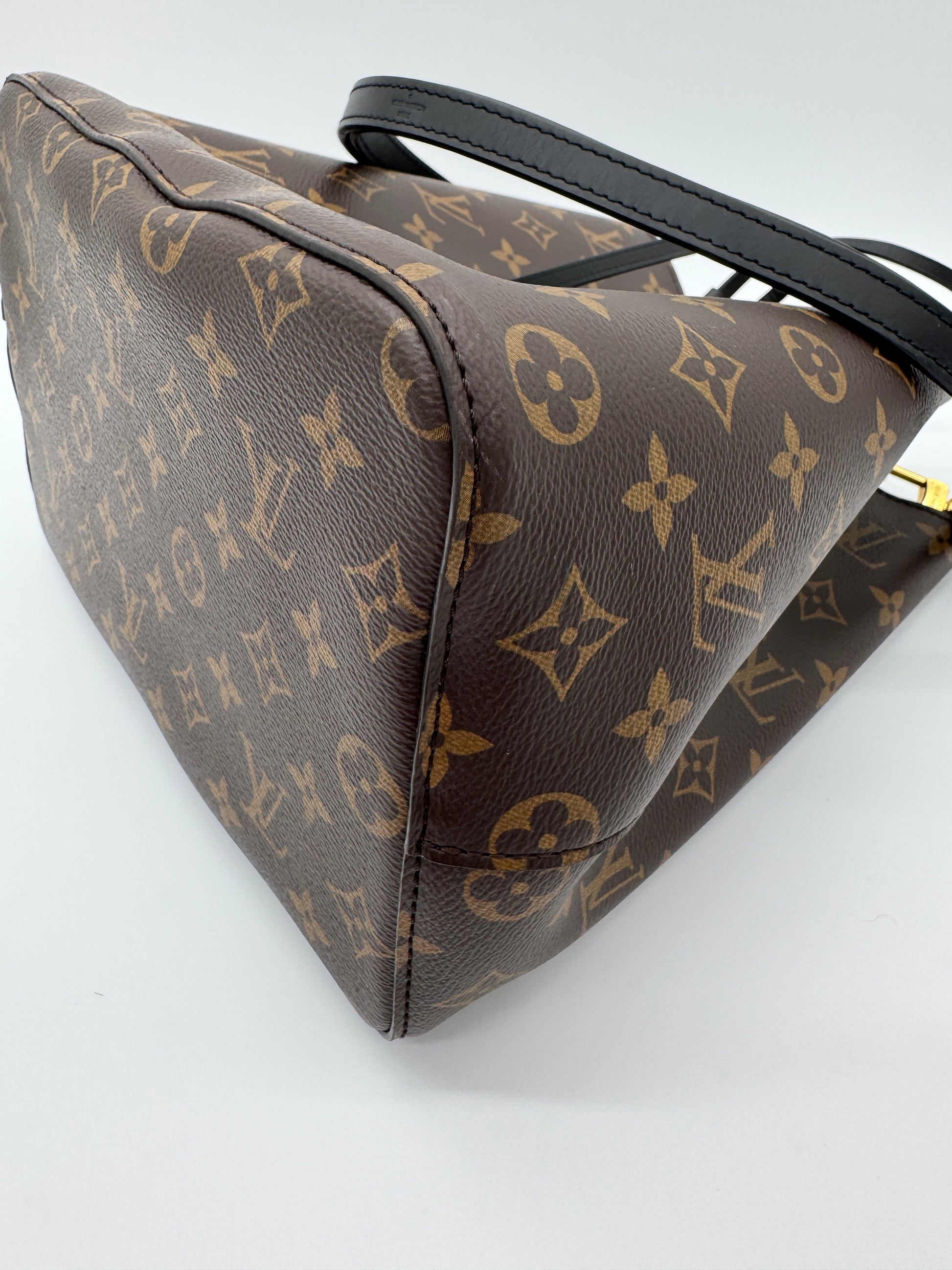 Louis Vuitton NeoNoe MM