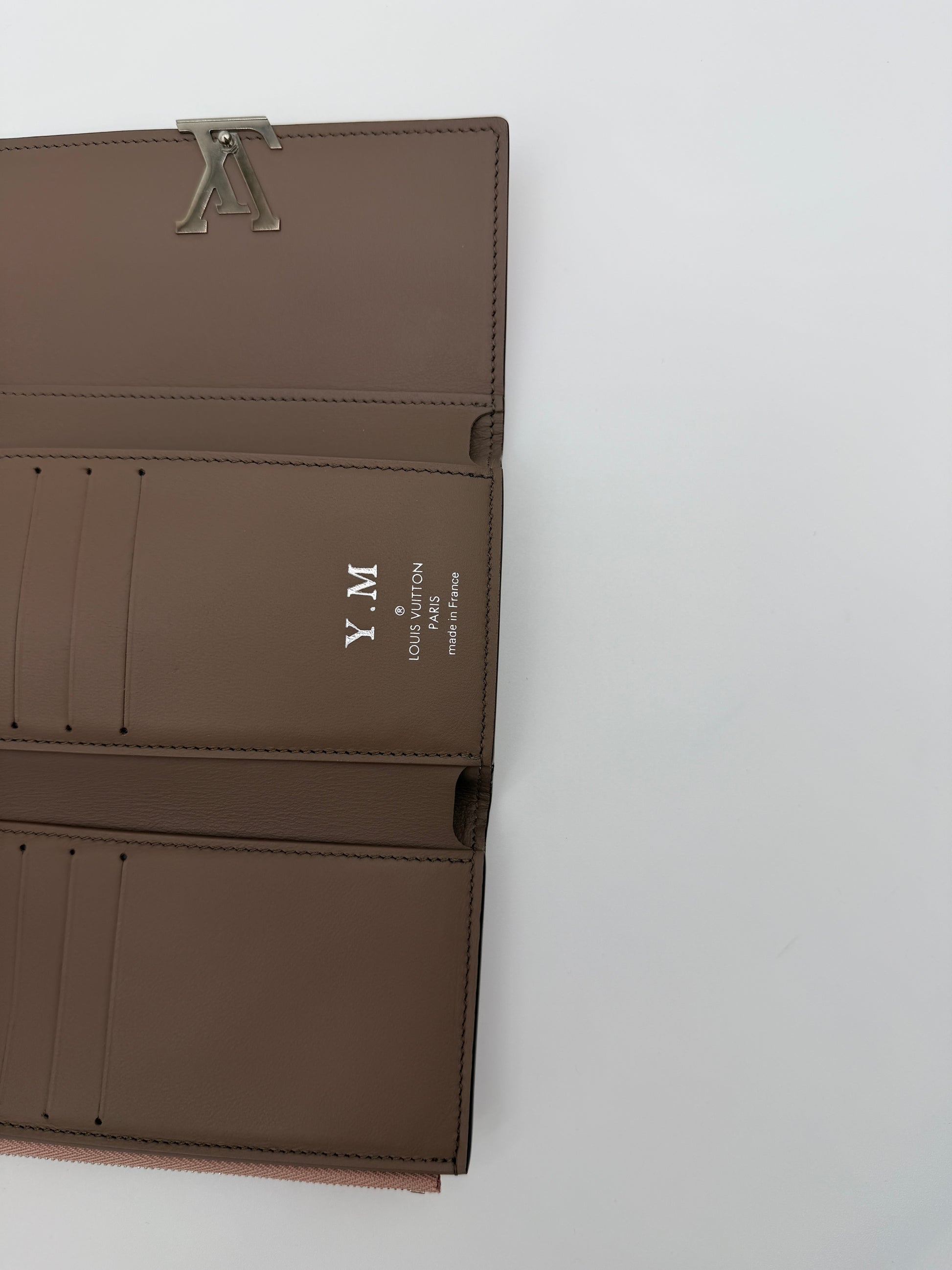 Louis Vuitton Capucines Pink Wallet