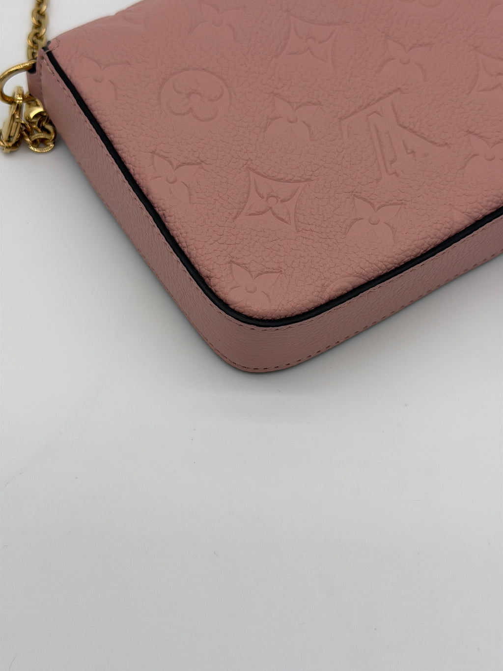 Louis Vuitton Pochette Felicie Empreinte Rose Poudre Pink