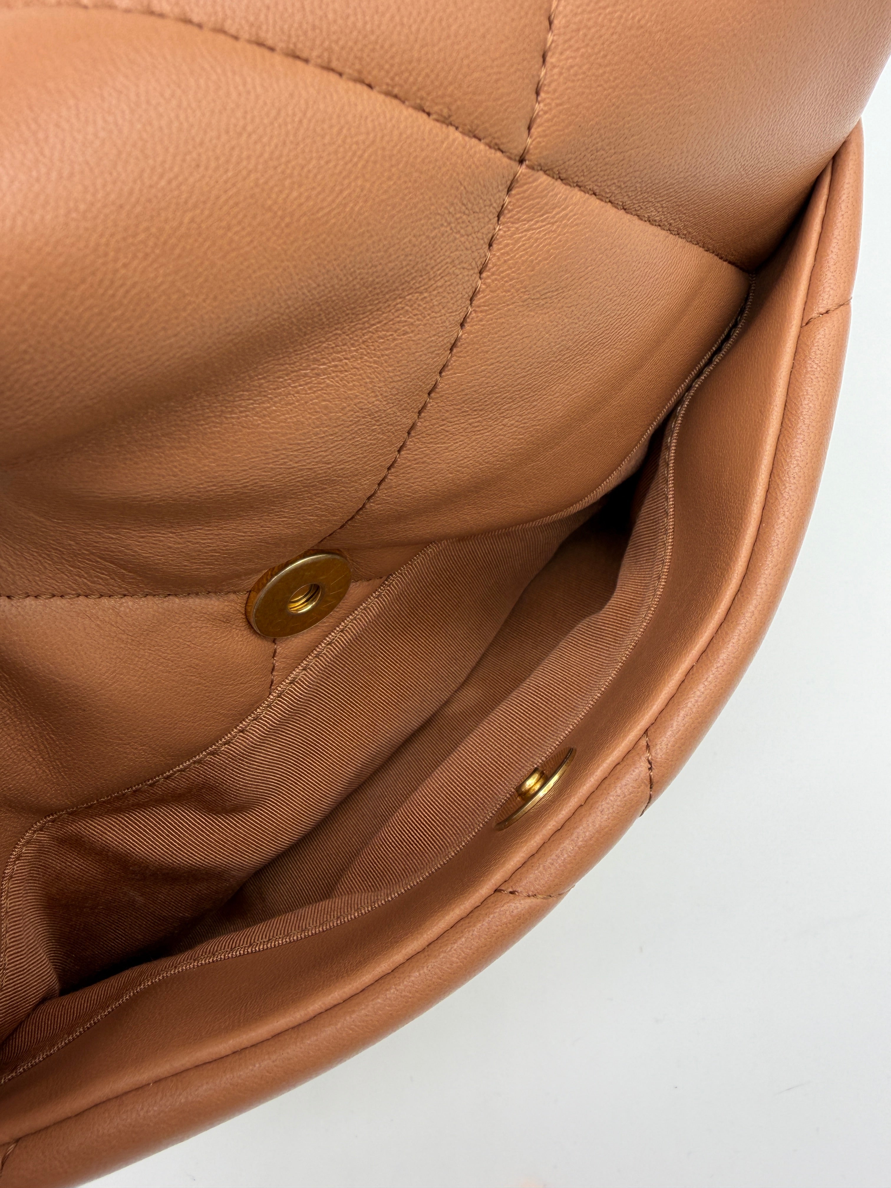 Chanel 19 Caramel Small