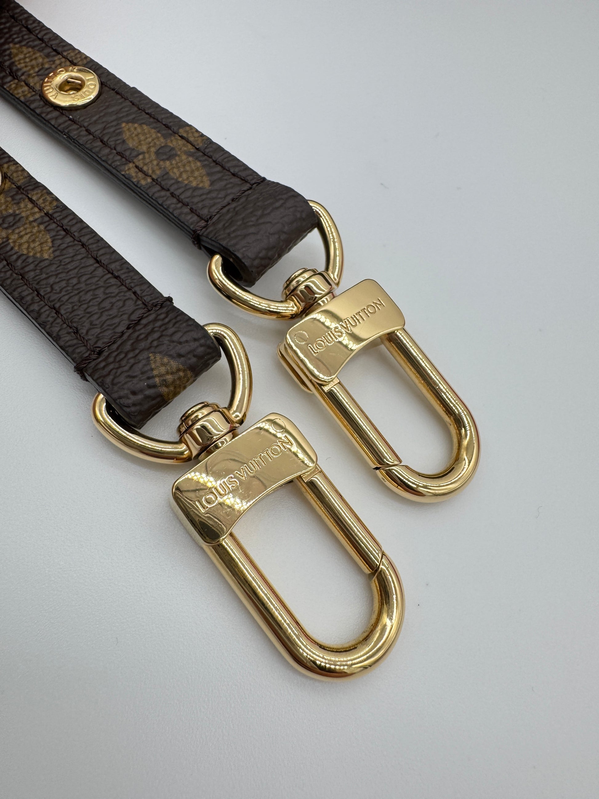 Louis Vuitton Pochette Métis East West