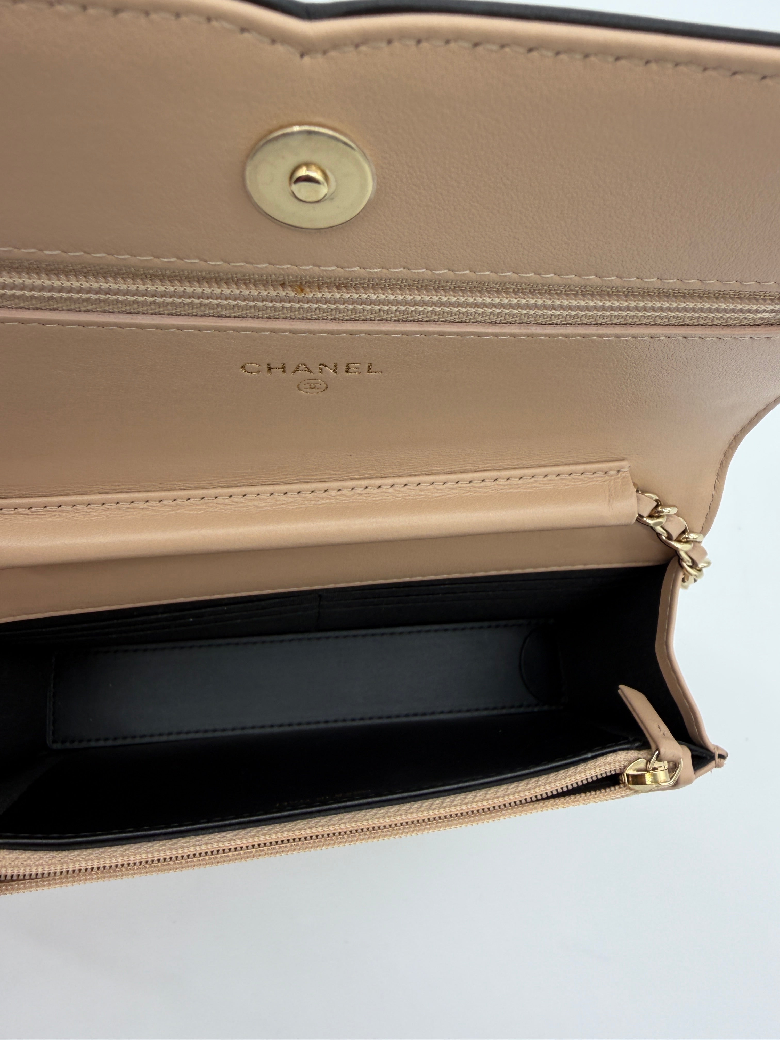 Chanel Filigree Caviar Wallet on Chain