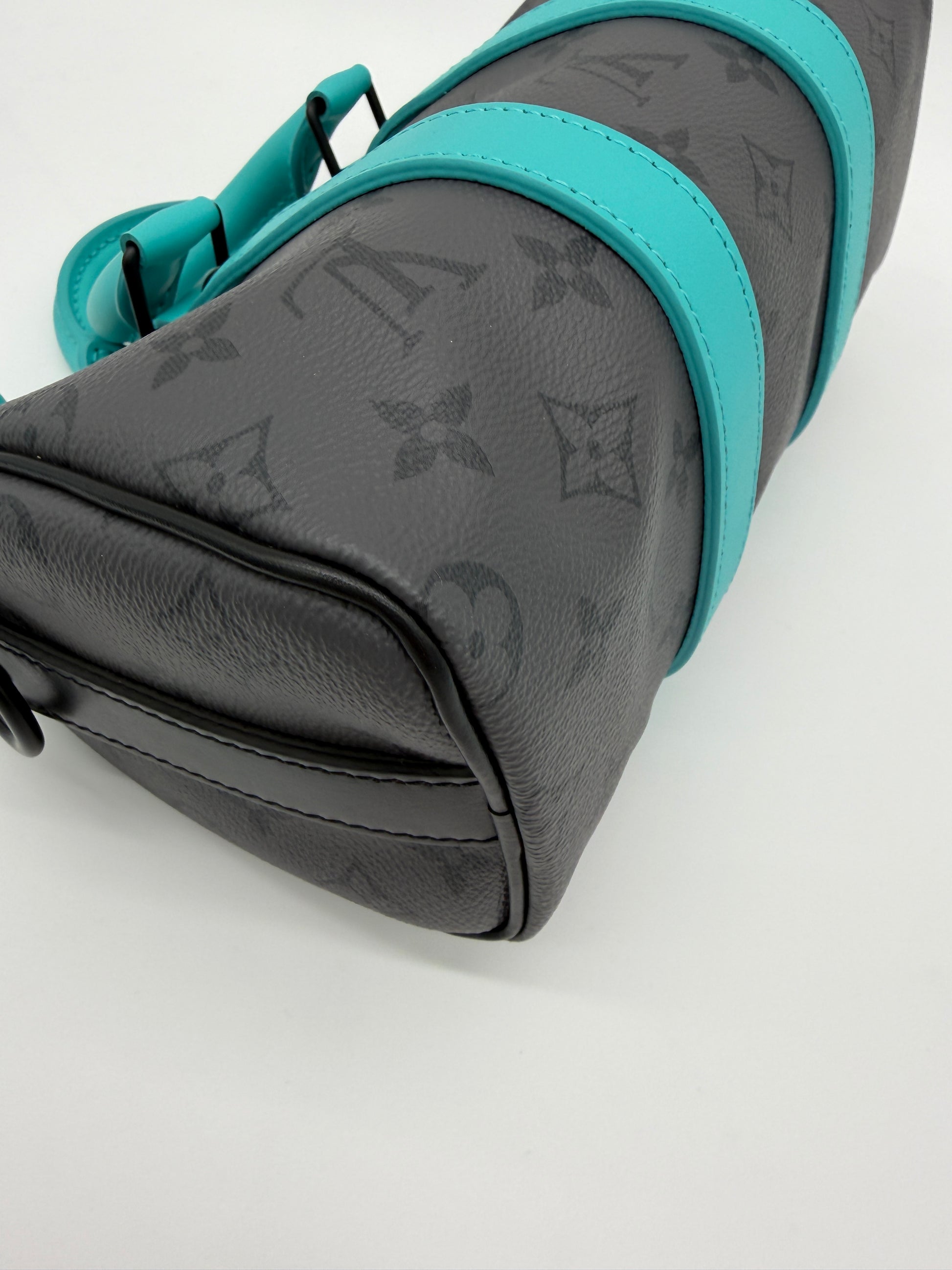Louis Vuitton Keepall Bandouliere 25 Turquoise / Monogram Eclipse Reverse