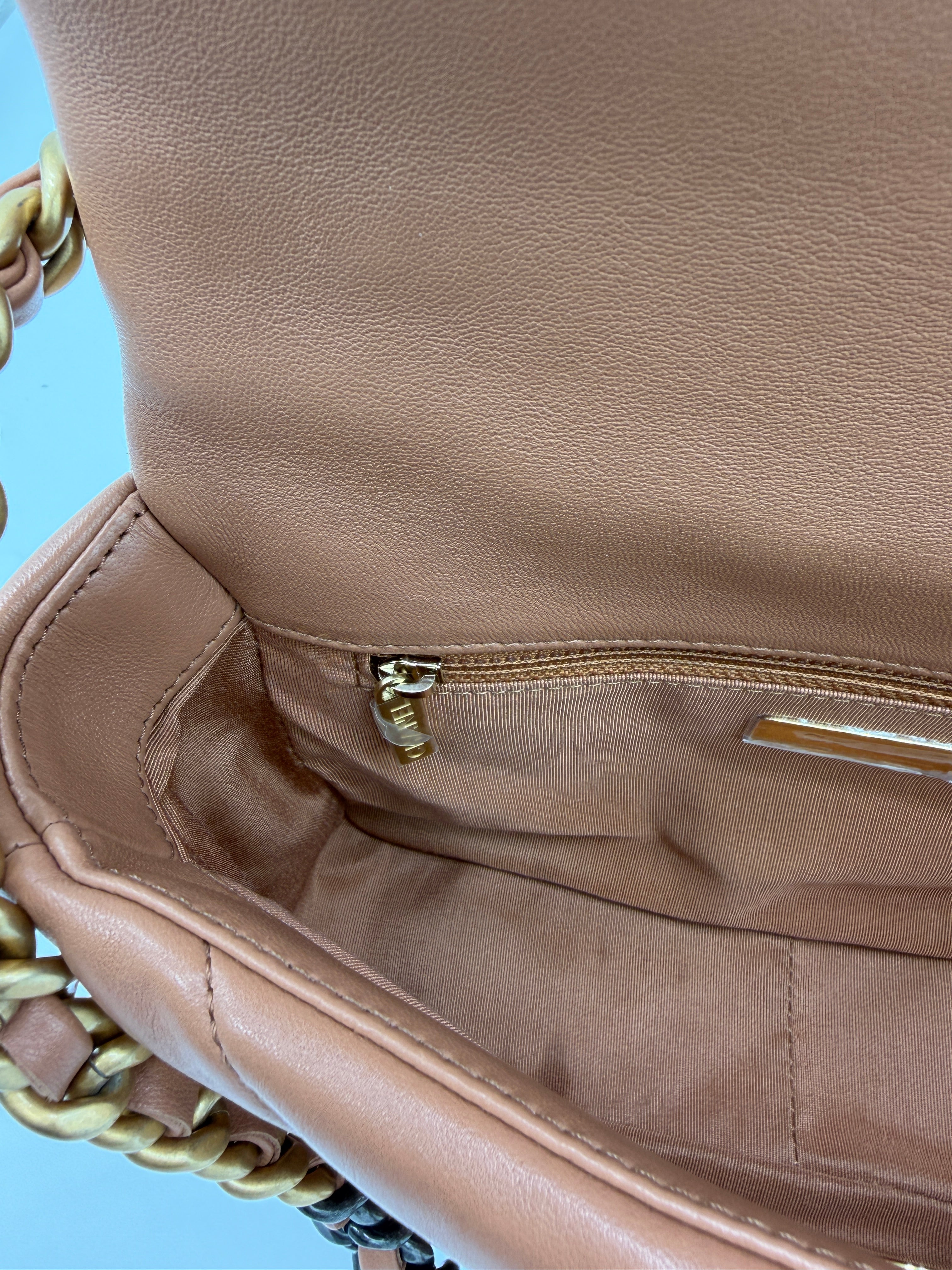 Chanel 19 Caramel Small