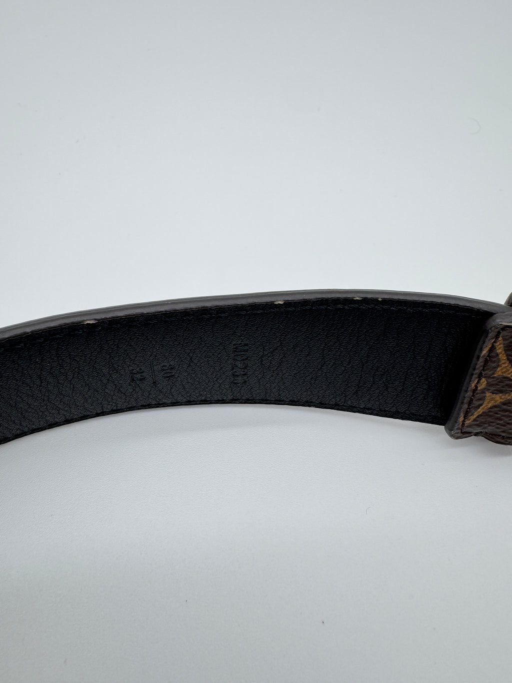 Louis Vuitton Daily Multi Pocket 30mm Belt 80/32